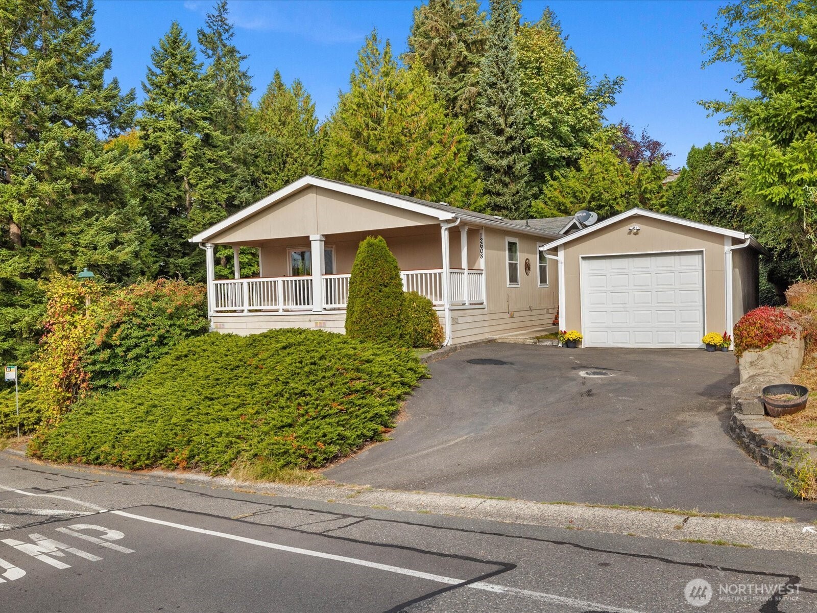 12608 Ne Hollyhills Drive Property Photo 28