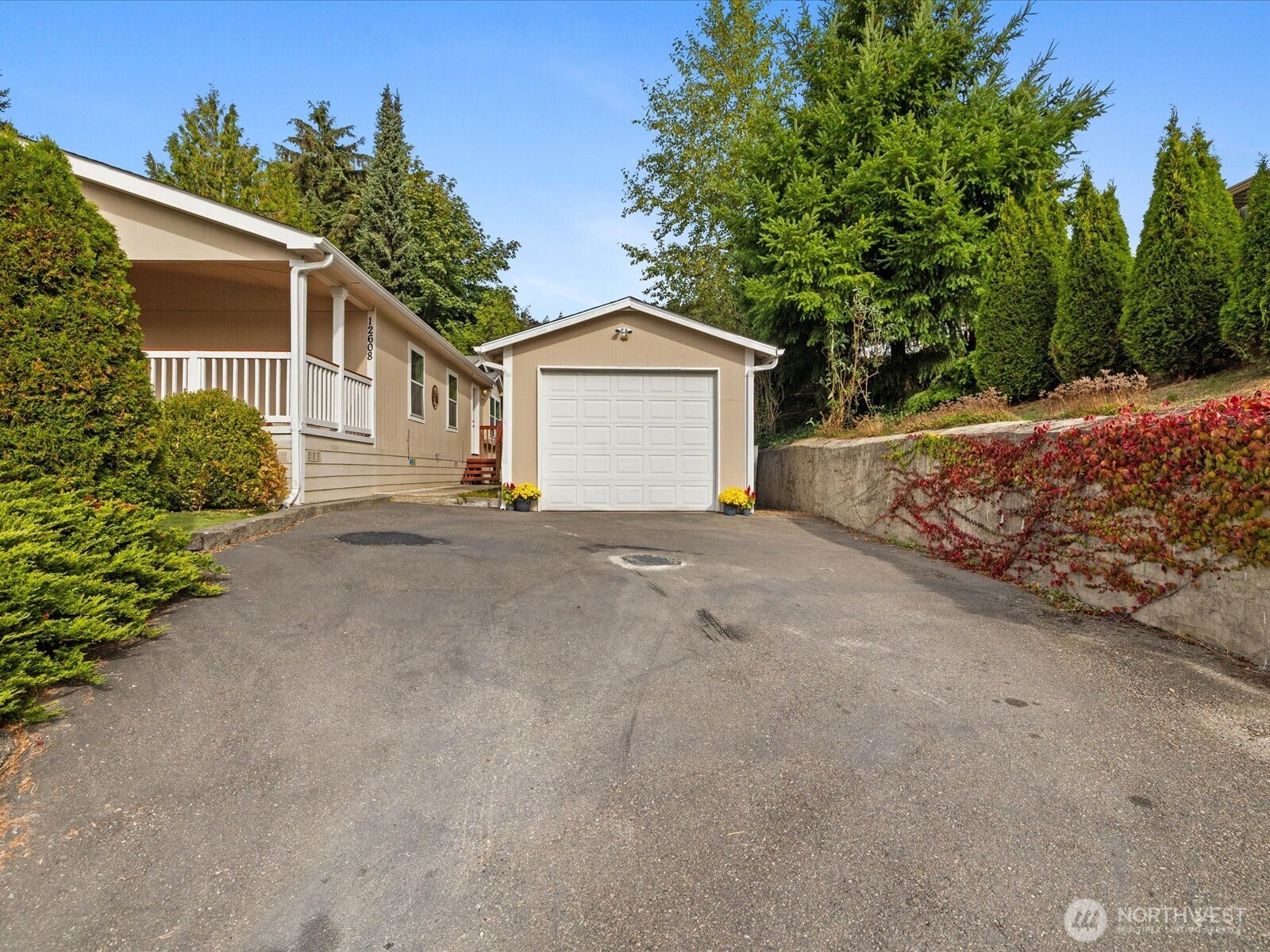 12608 Ne Hollyhills Drive Property Photo 30