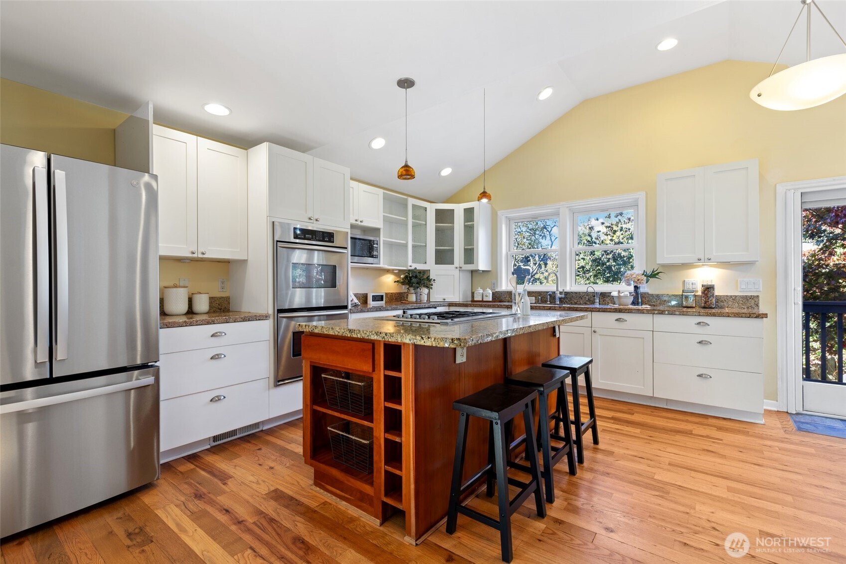 7711 Sunnyside Avenue Property Photo 6