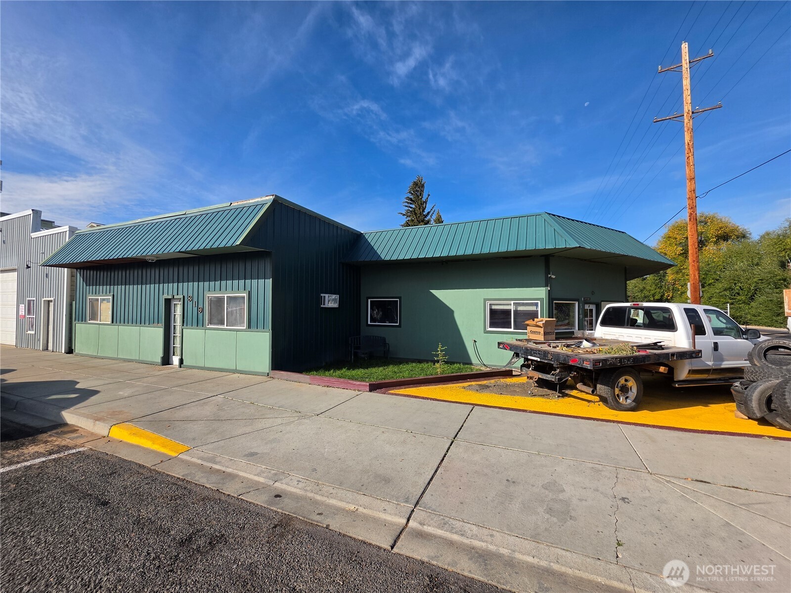 319 N Main Street A & B Property Photo 1