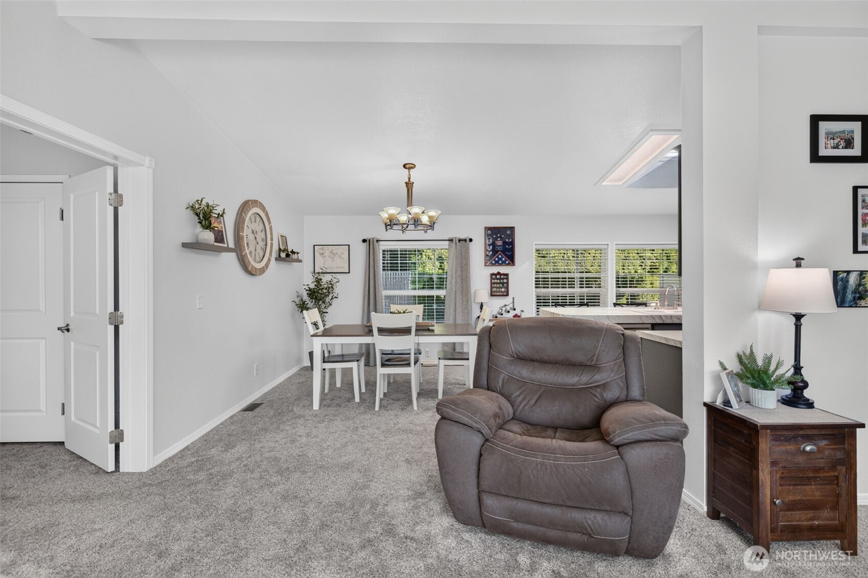 407 Nightengale Place Property Photo 11