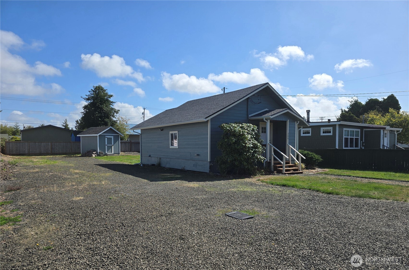 208 N Hoquiam Street Property Photo 2