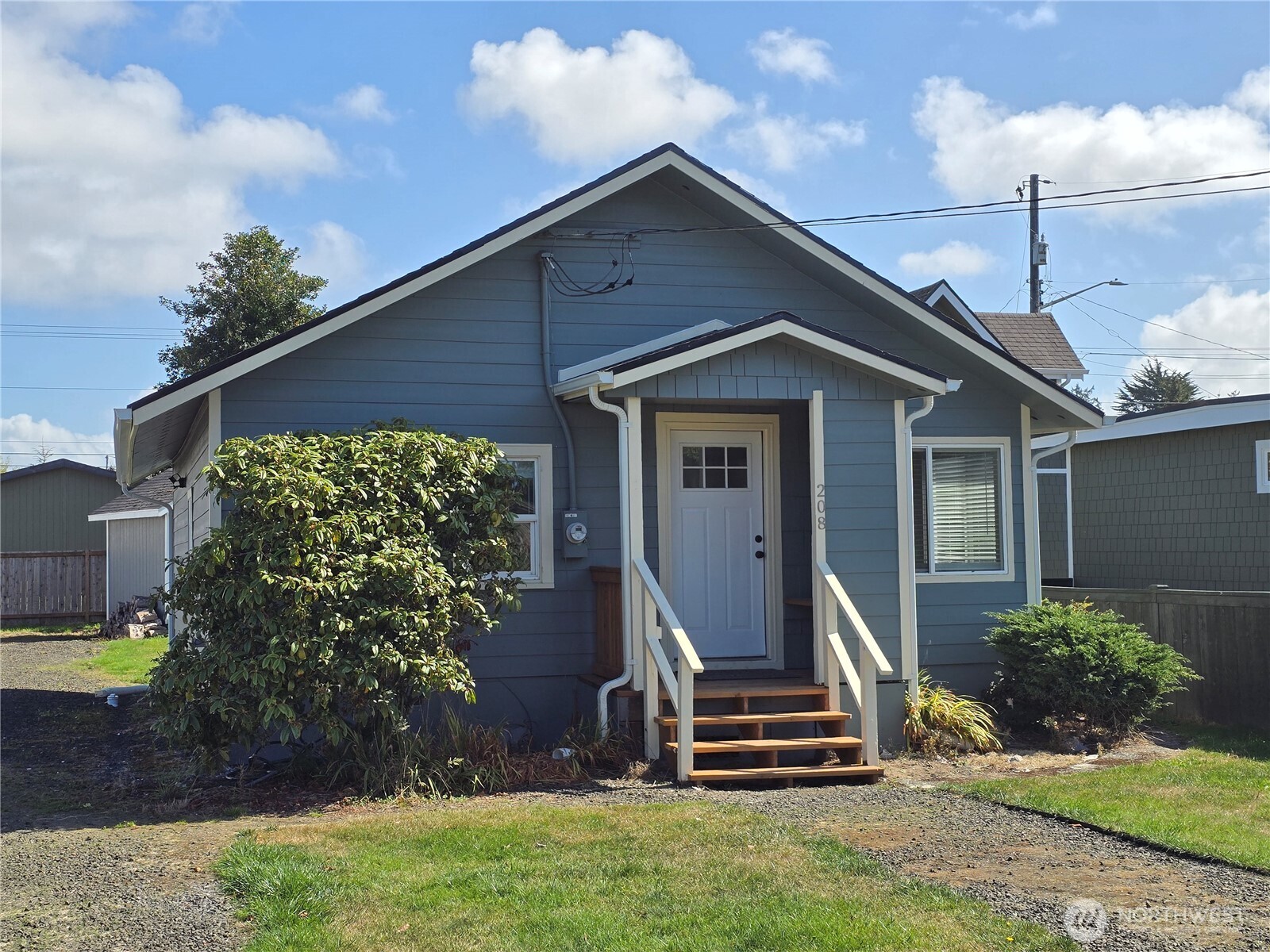 208 N Hoquiam Street Property Photo 3
