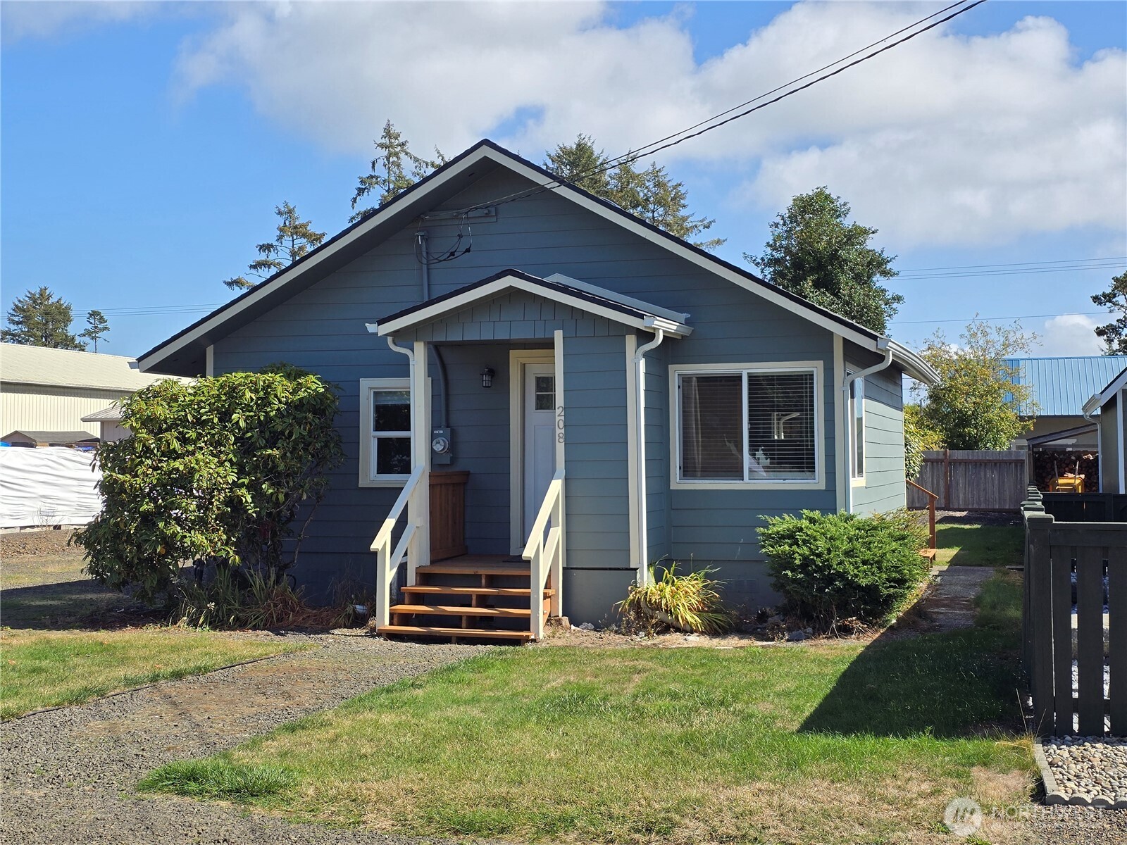 208 N Hoquiam Street Property Photo 4