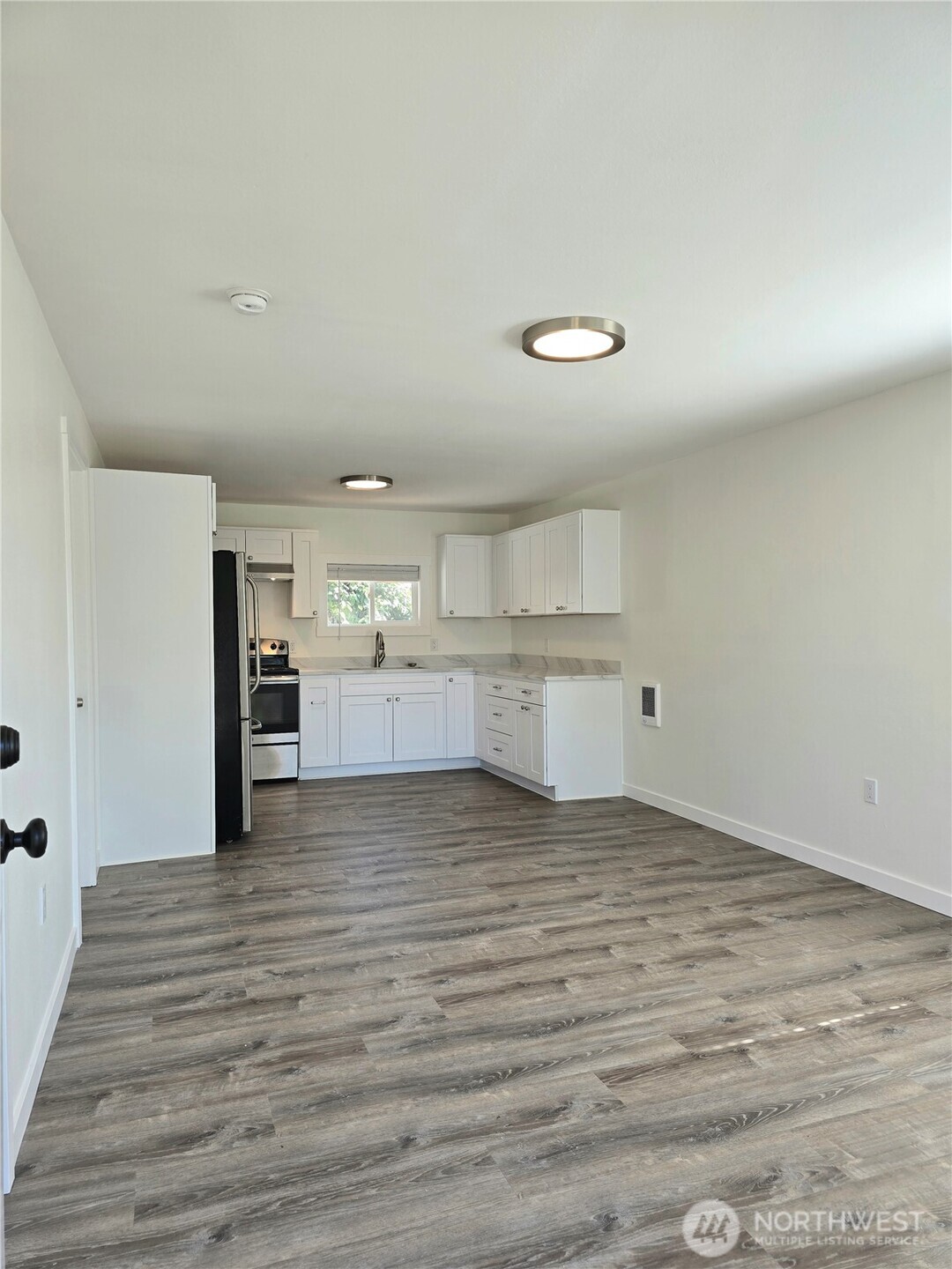 208 N Hoquiam Street Property Photo 15