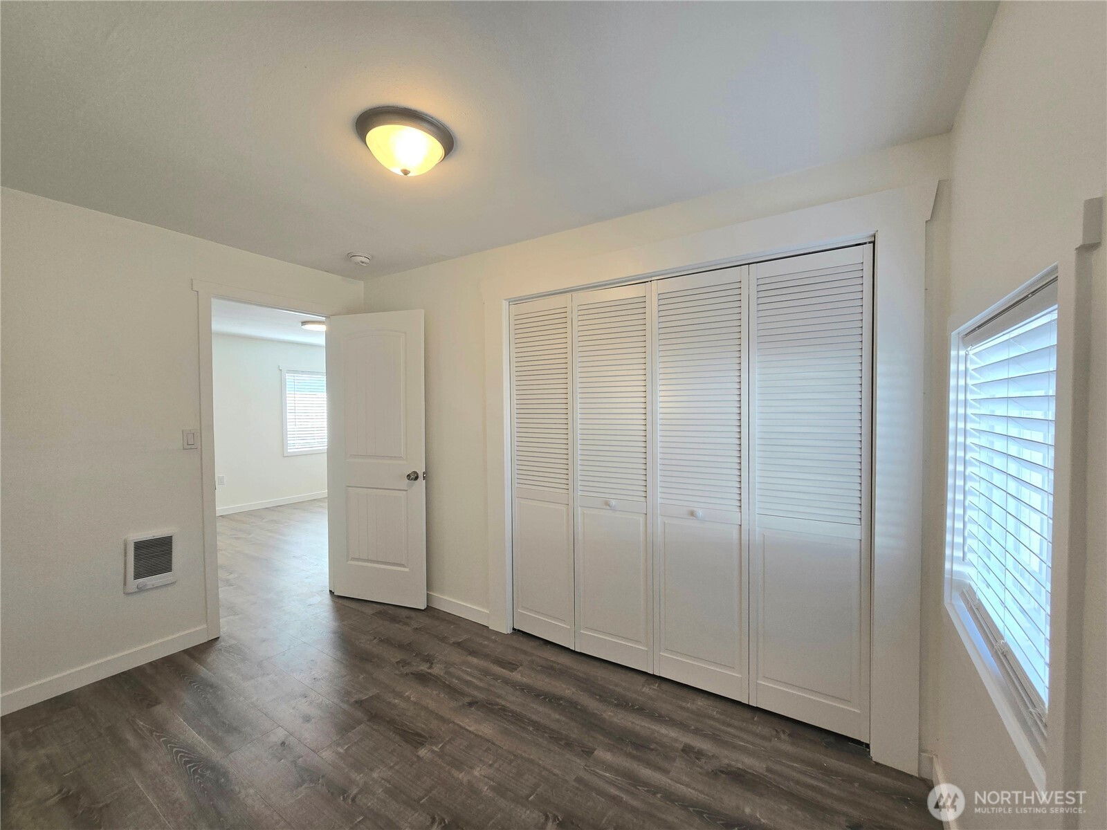 208 N Hoquiam Street Property Photo 17