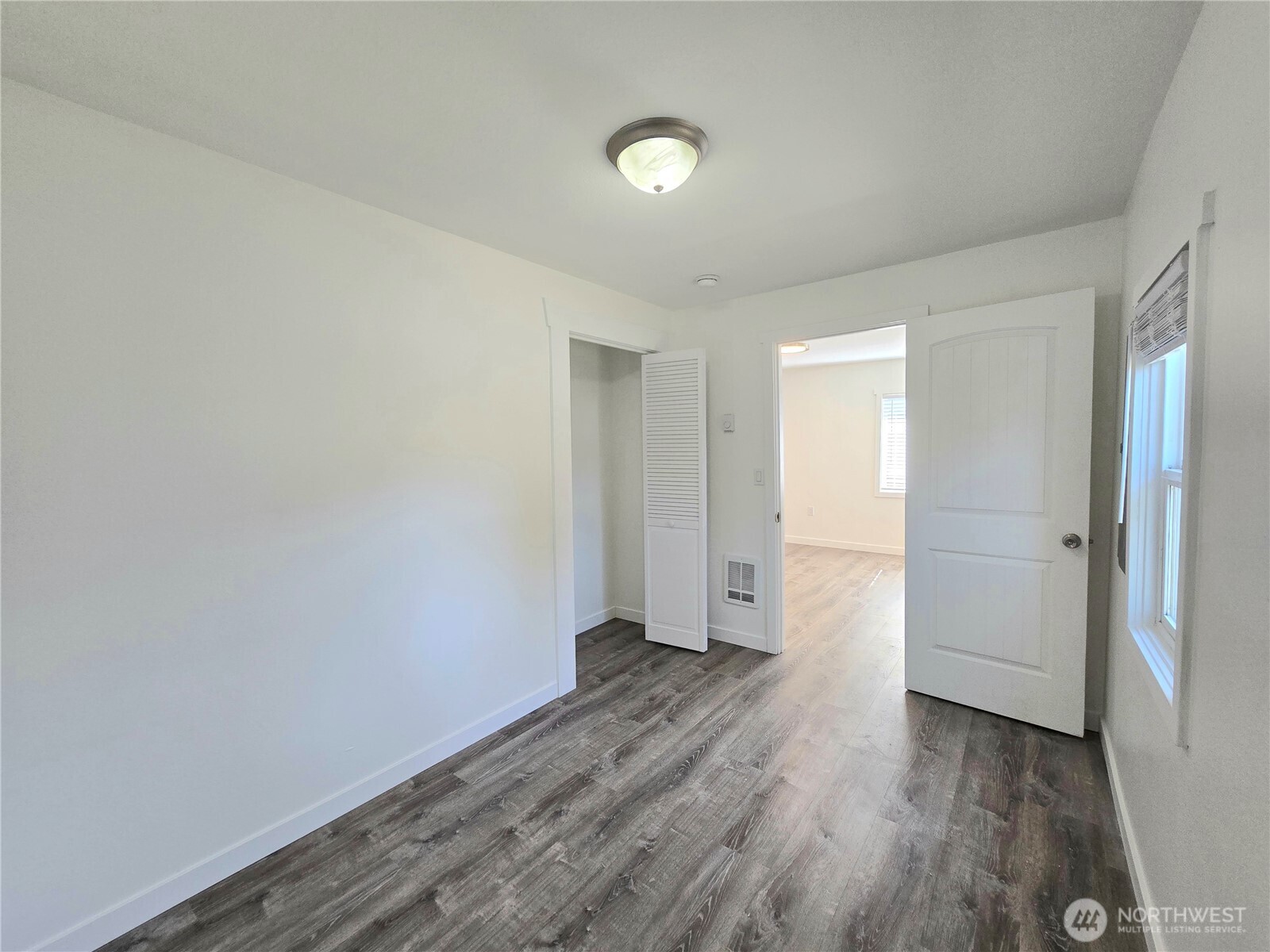 208 N Hoquiam Street Property Photo 22