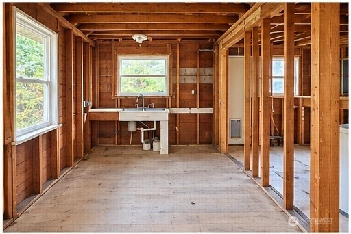 10031 2nd Avenue Property Photo 5