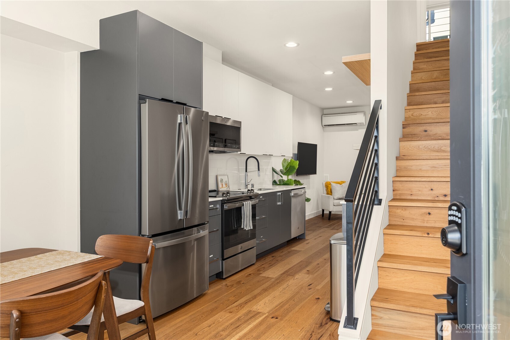 4515 Sunnyside Avenue B Property Photo 3