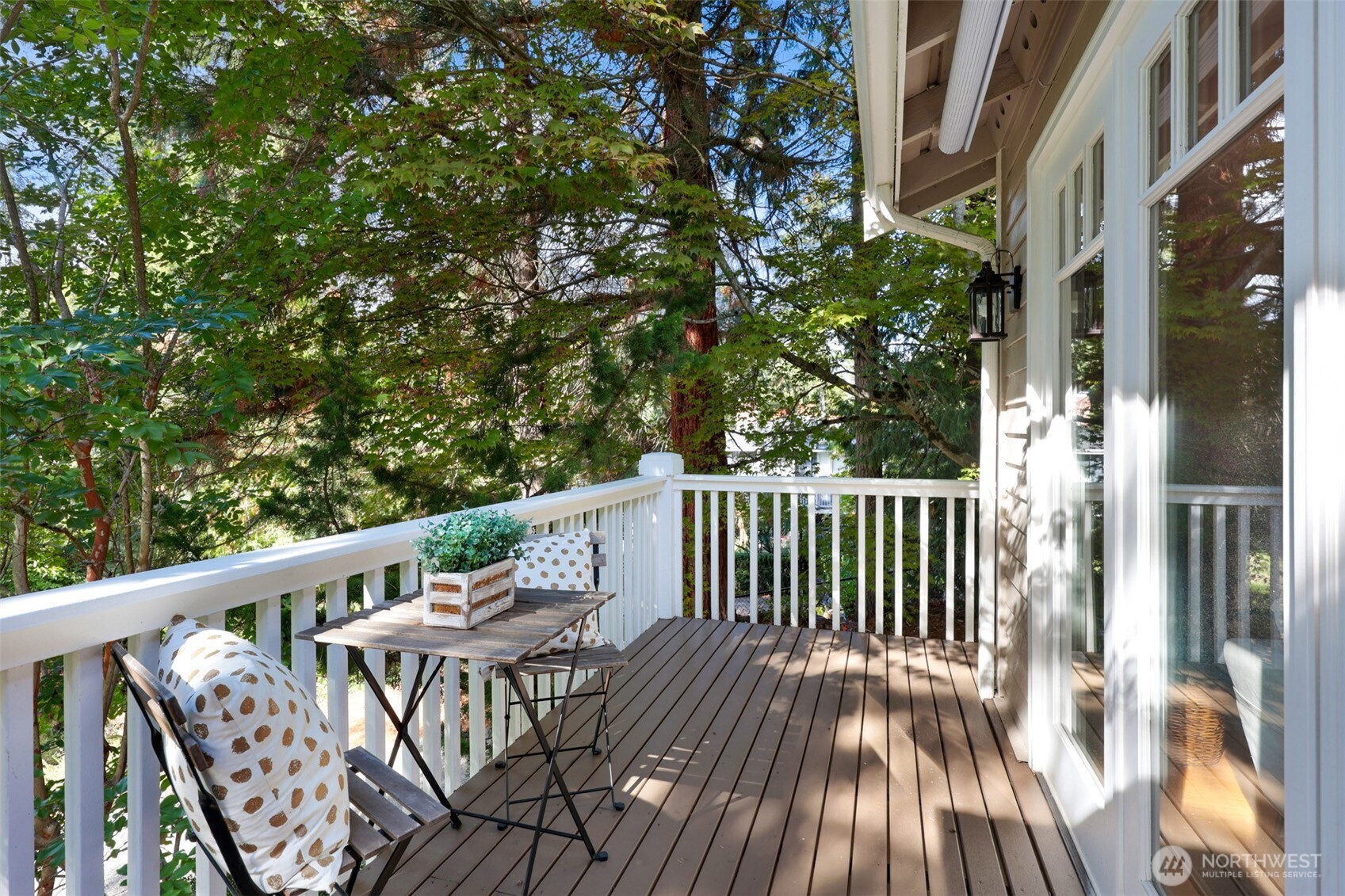 6720 W Mercer Way Property Photo 7