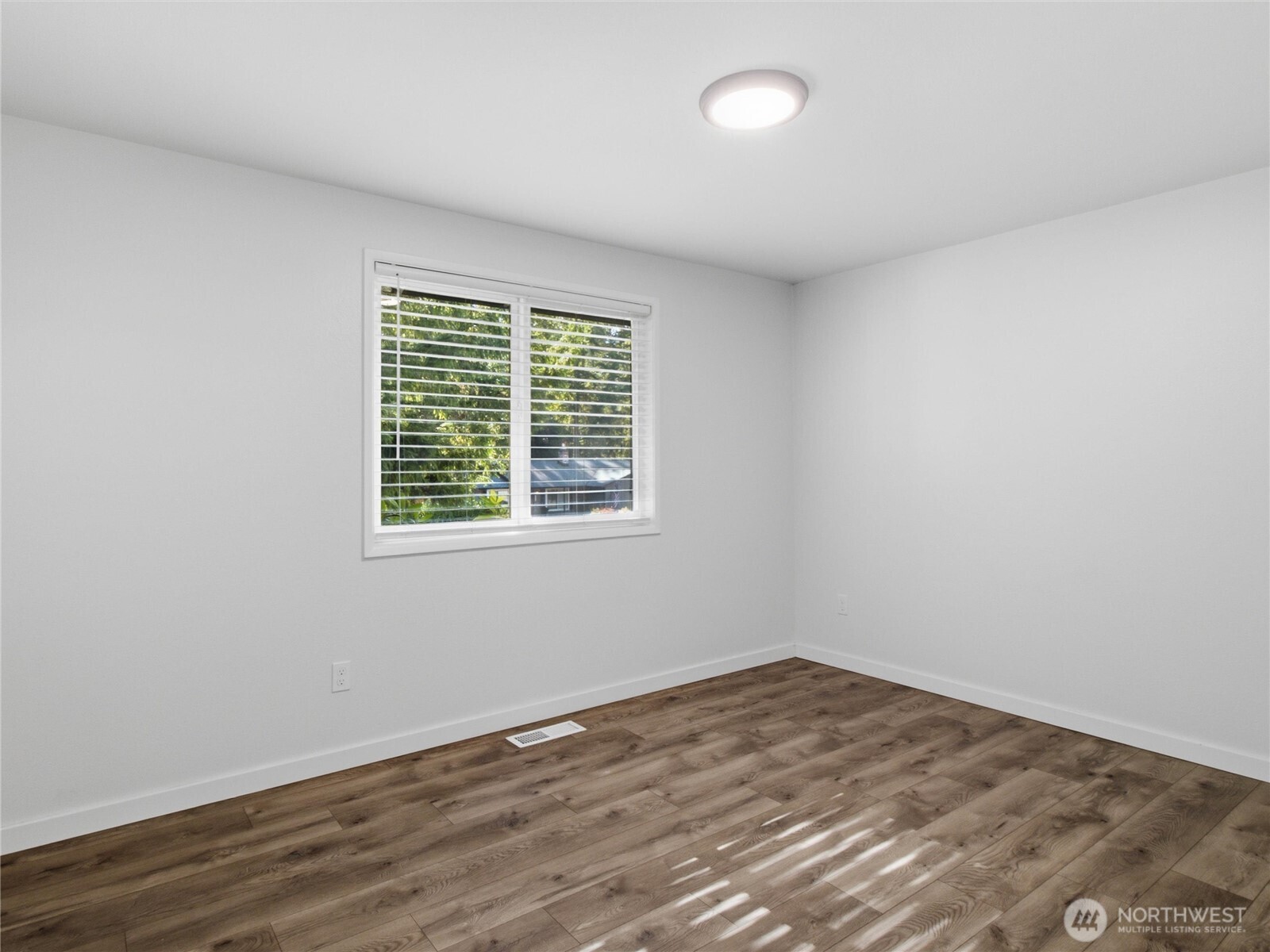8616 35th Court Property Photo 16