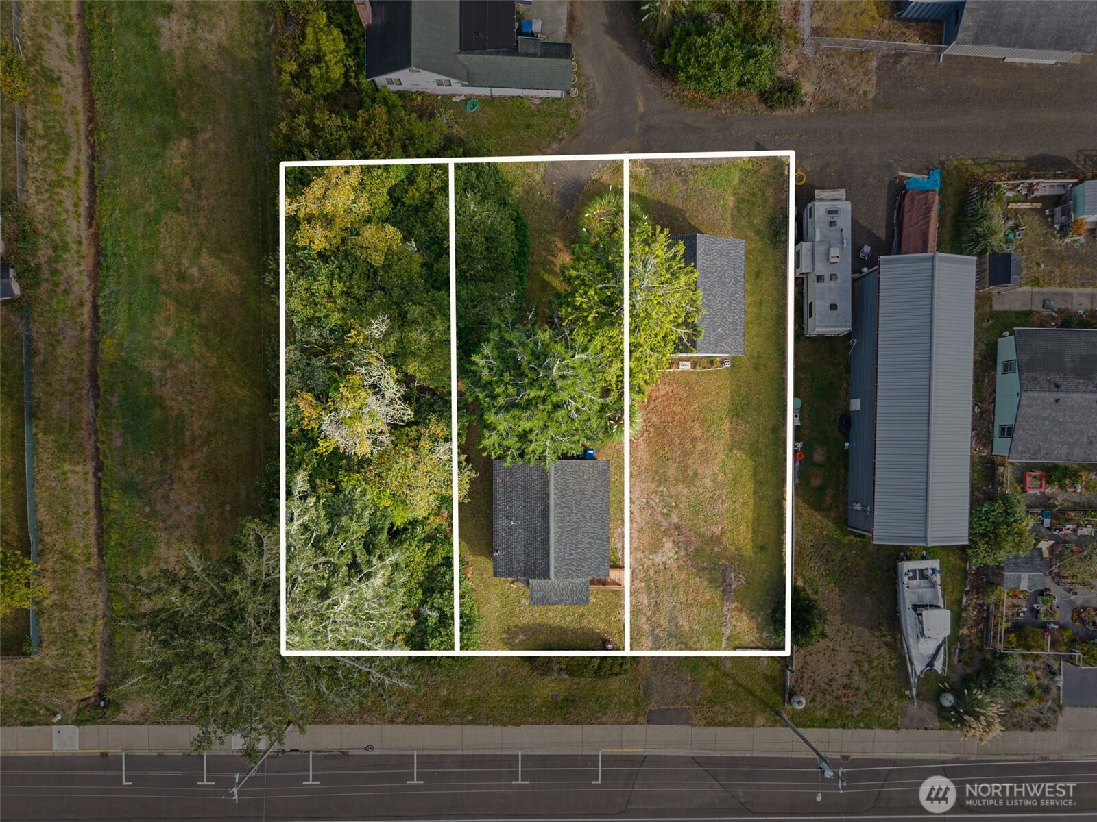 818 W Ocean Avenue Property Photo 2