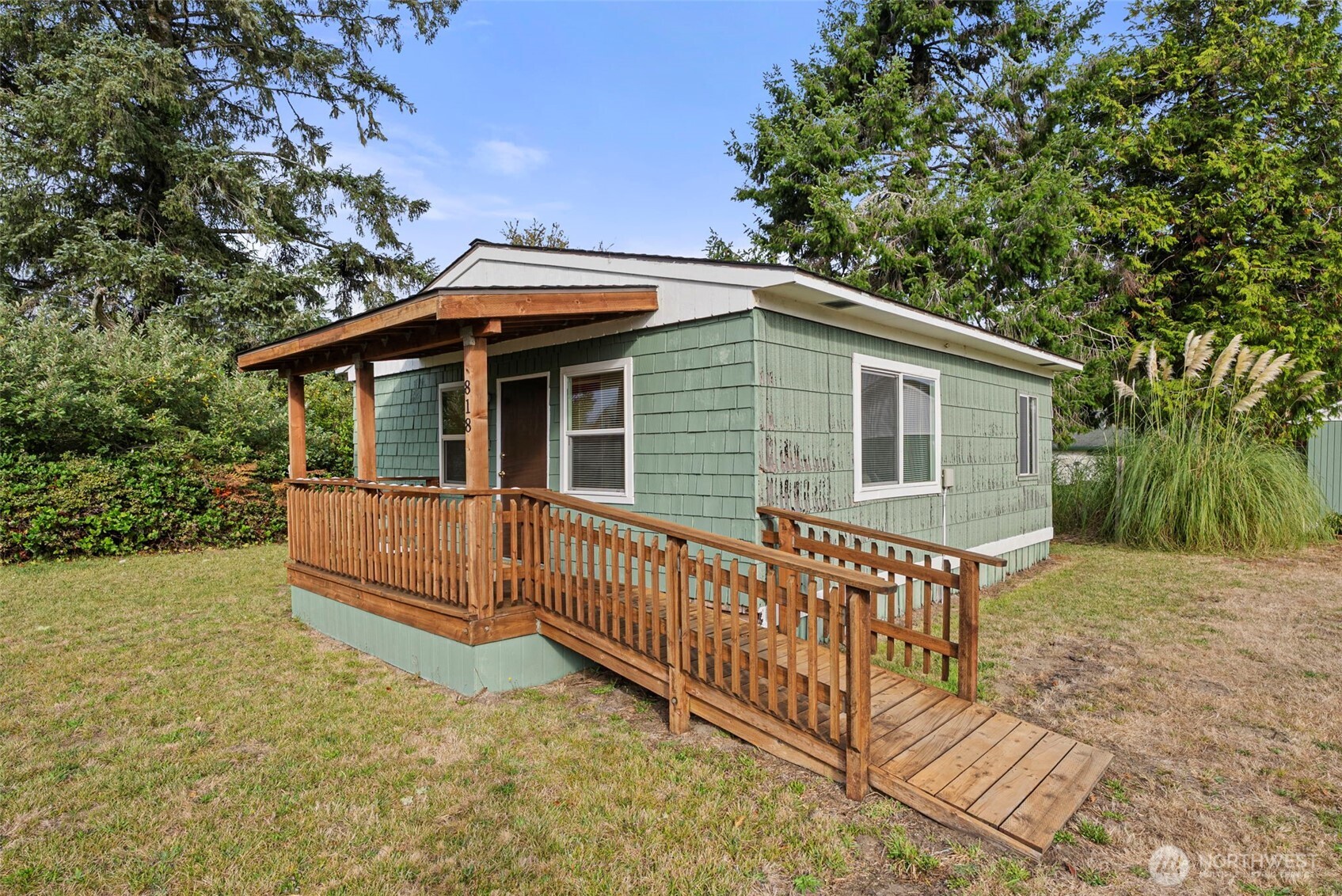 818 W Ocean Avenue Property Photo 4