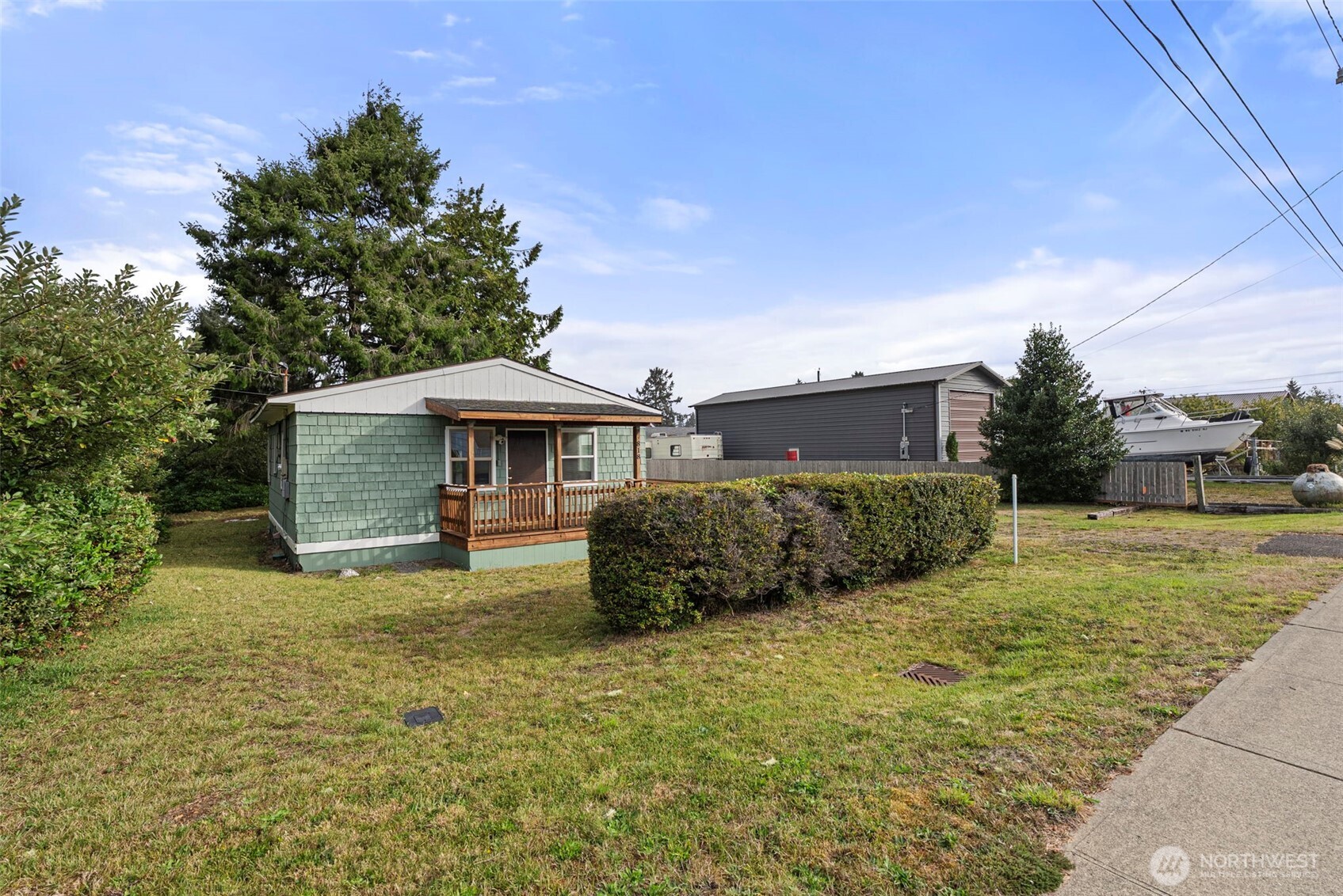 818 W Ocean Avenue Property Photo 8