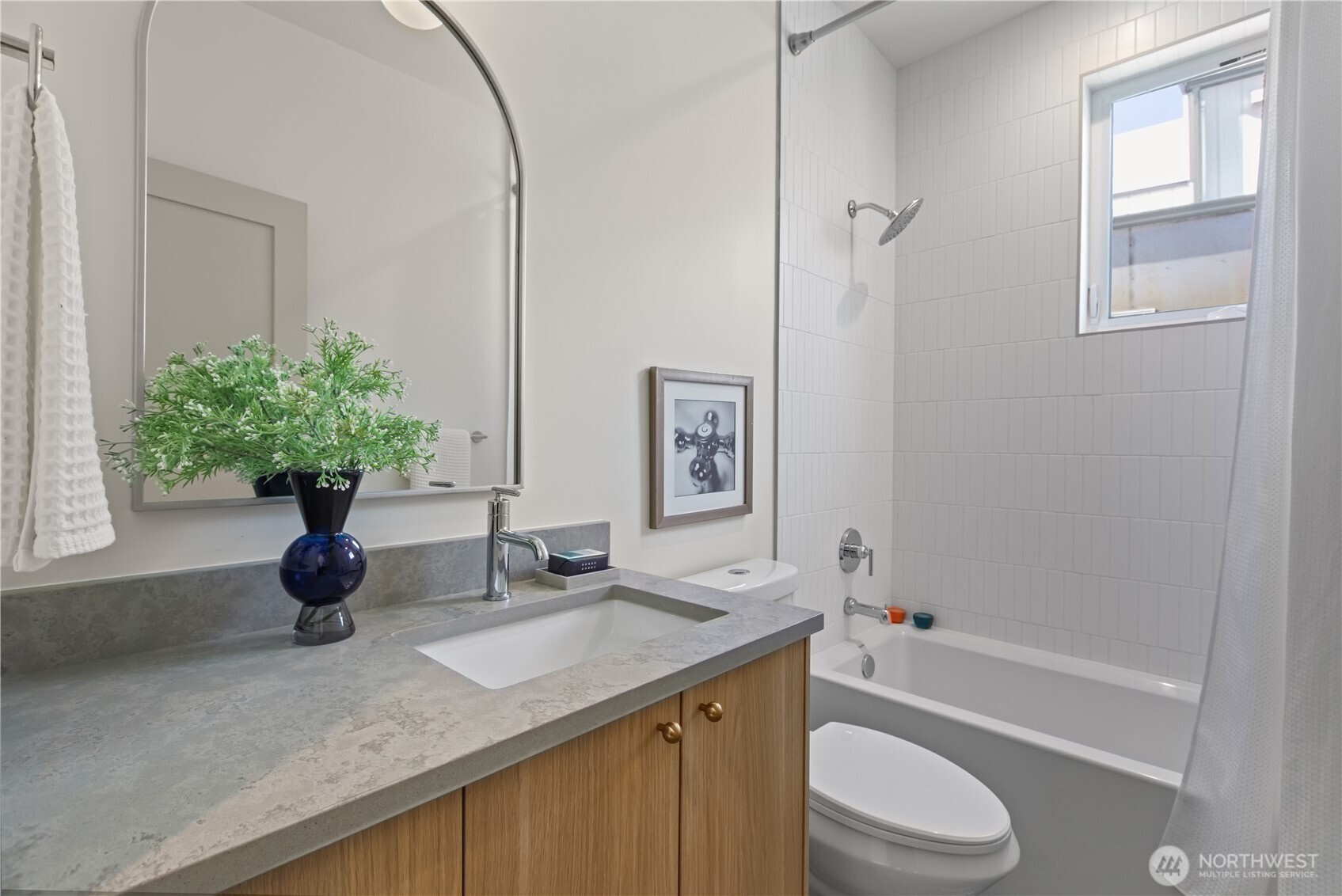 4469 Linden Avenue Property Photo 17