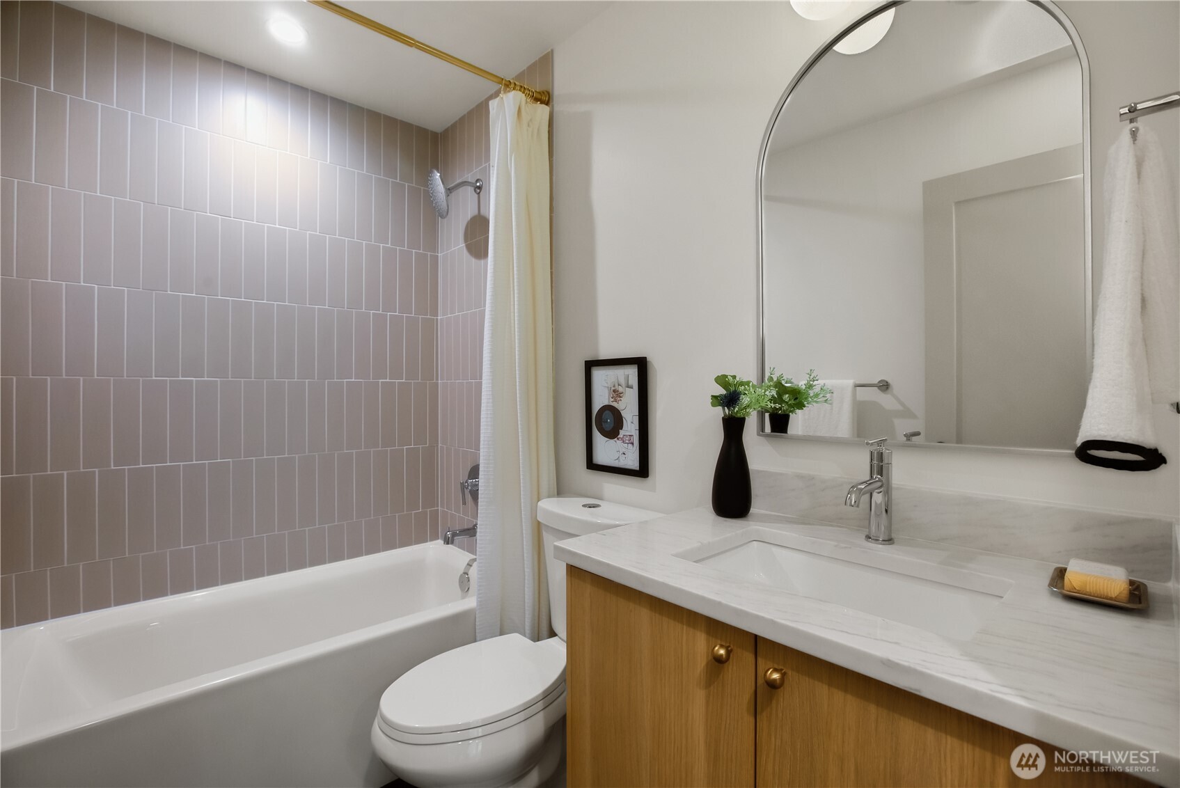 4469 Linden Avenue Property Photo 20