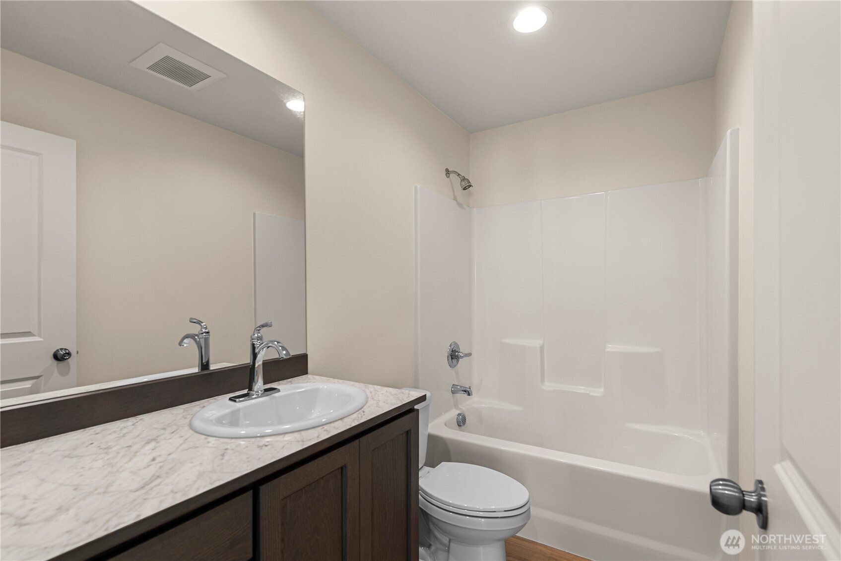 2330 Noah Street Property Photo 6