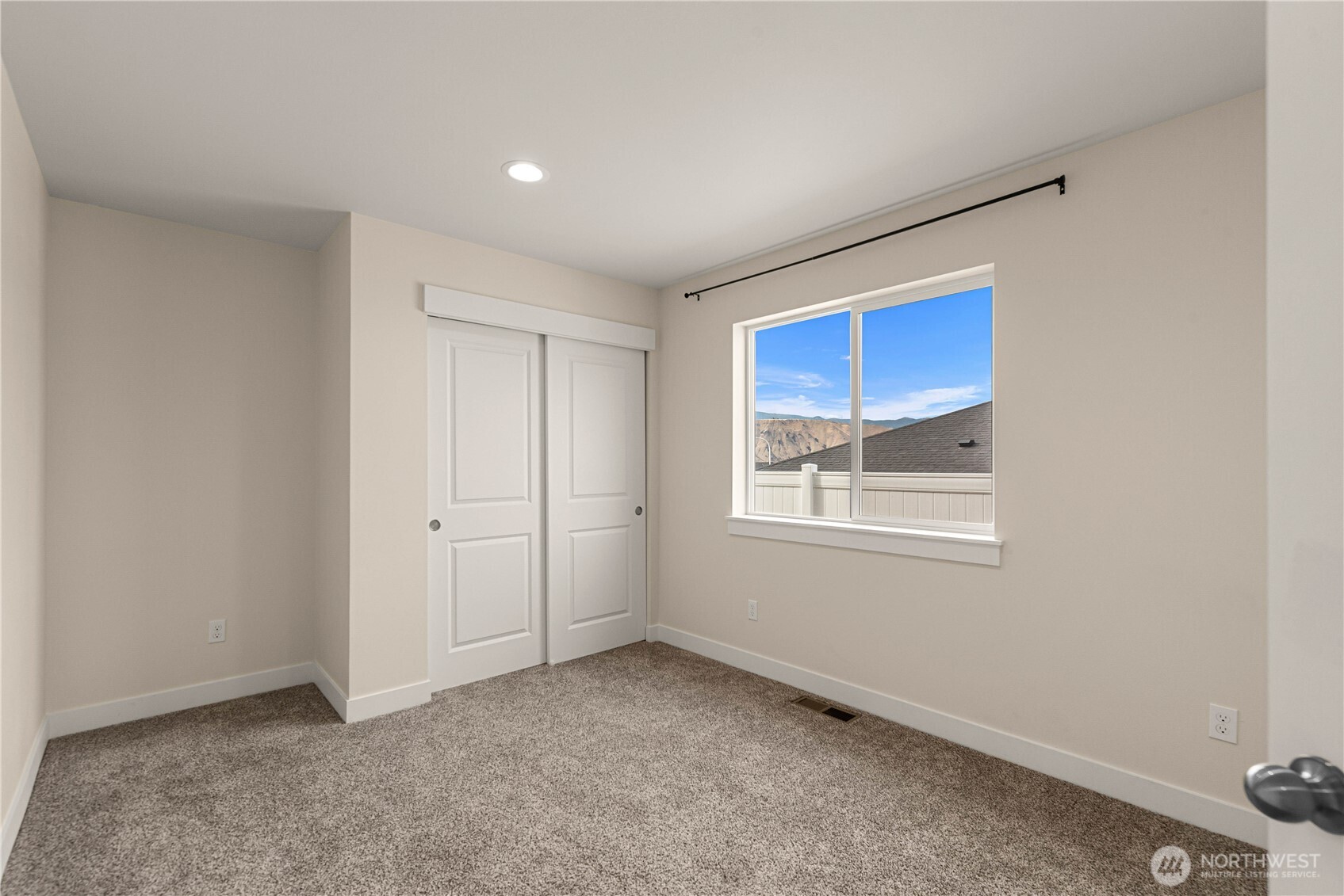 2330 Noah Street Property Photo 7