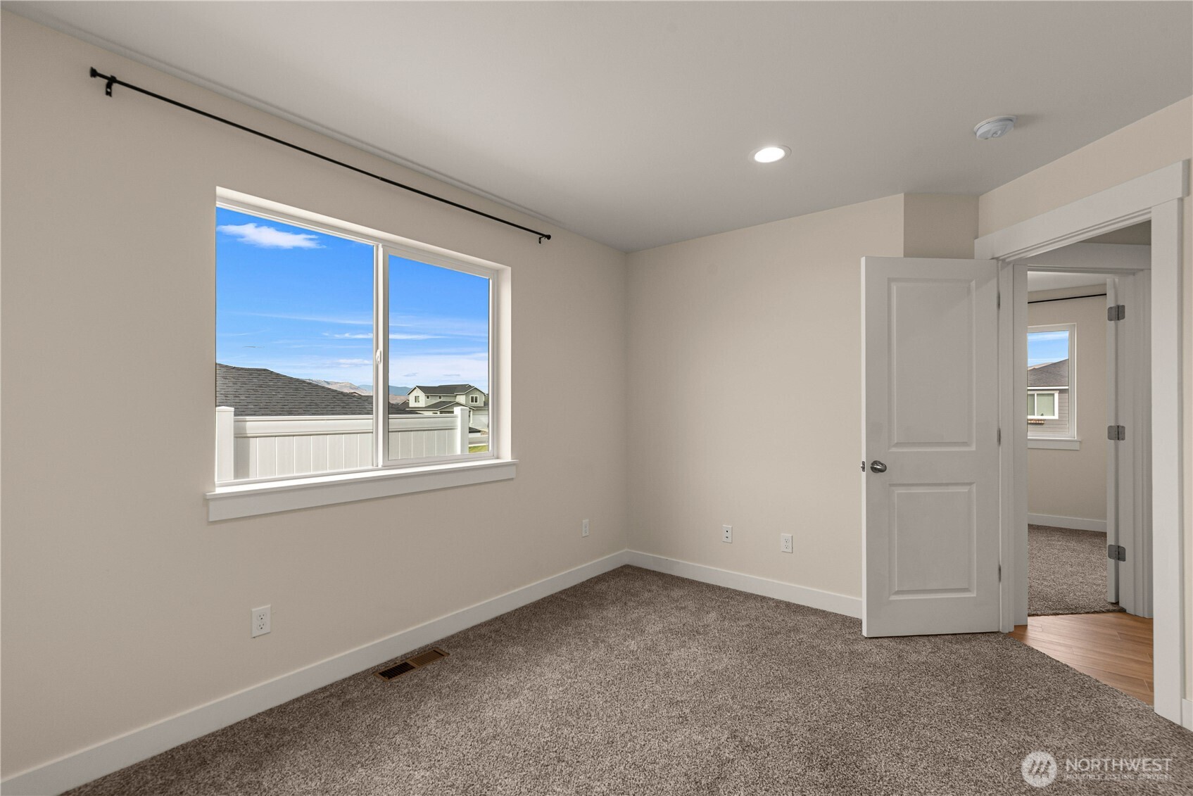 2330 Noah Street Property Photo 8