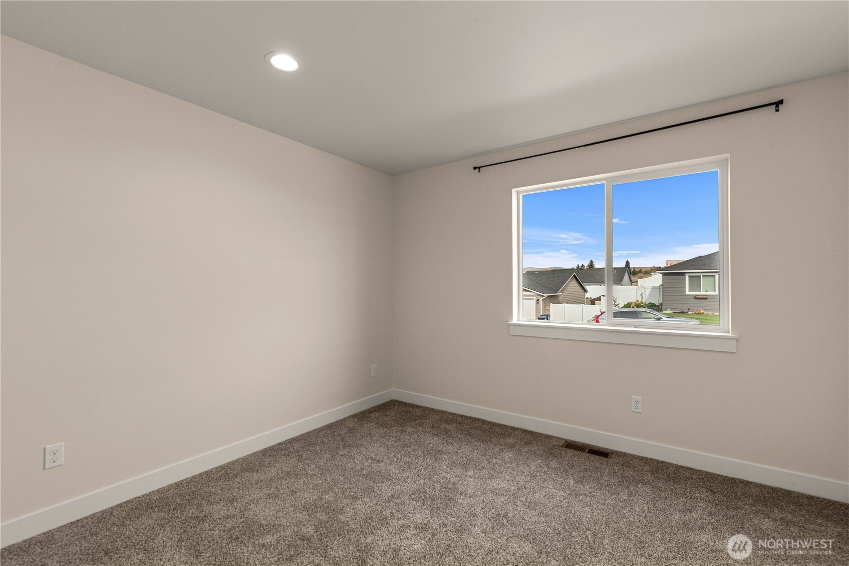 2330 Noah Street Property Photo 9