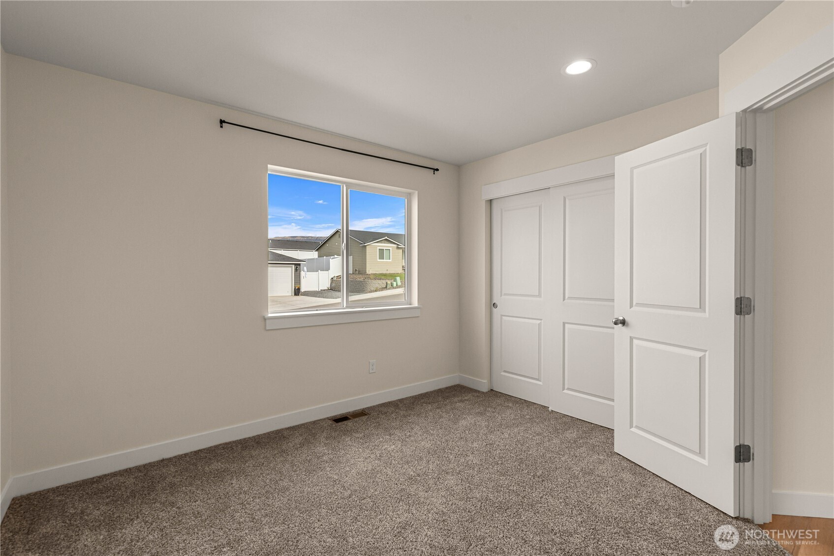 2330 Noah Street Property Photo 10