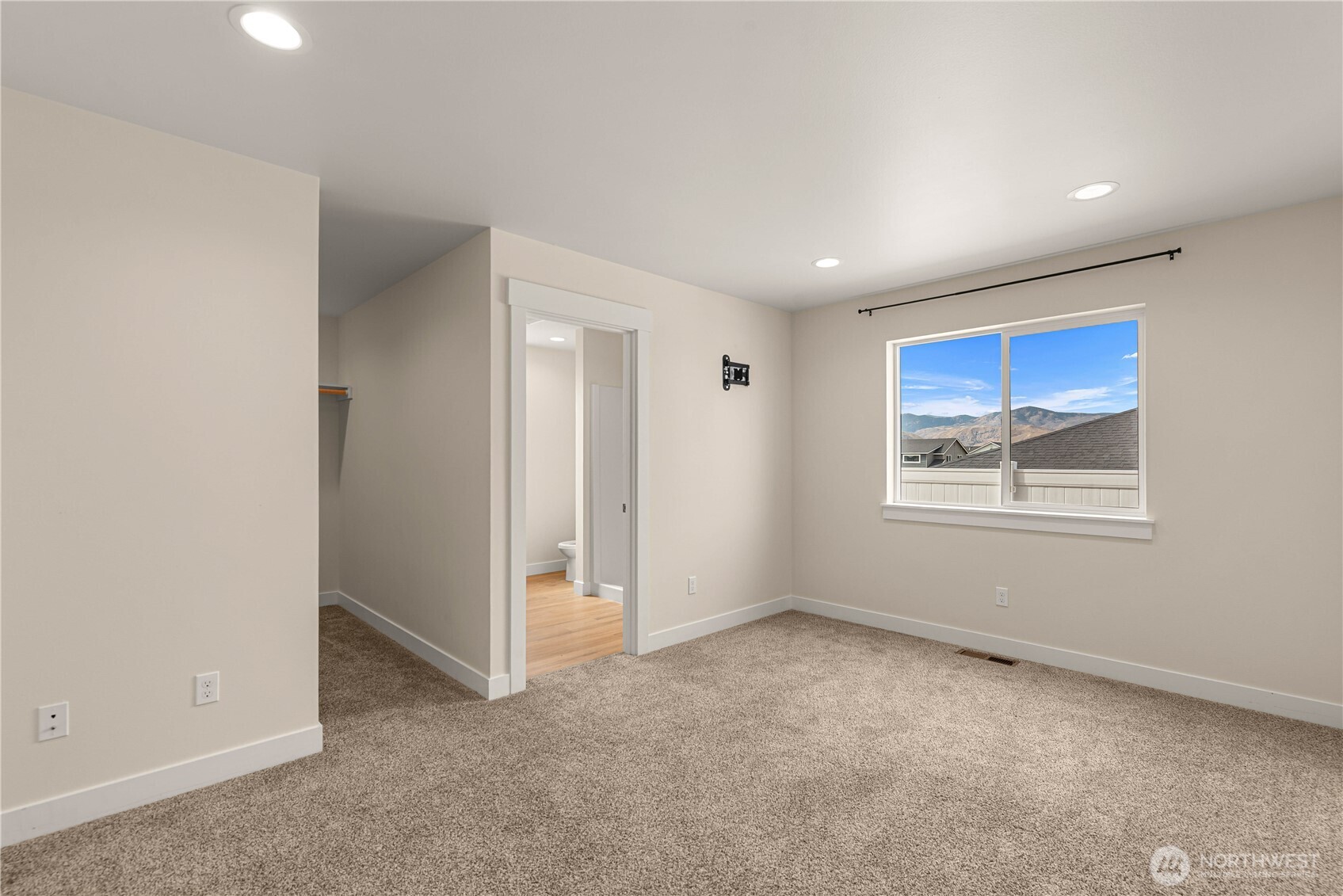 2330 Noah Street Property Photo 11