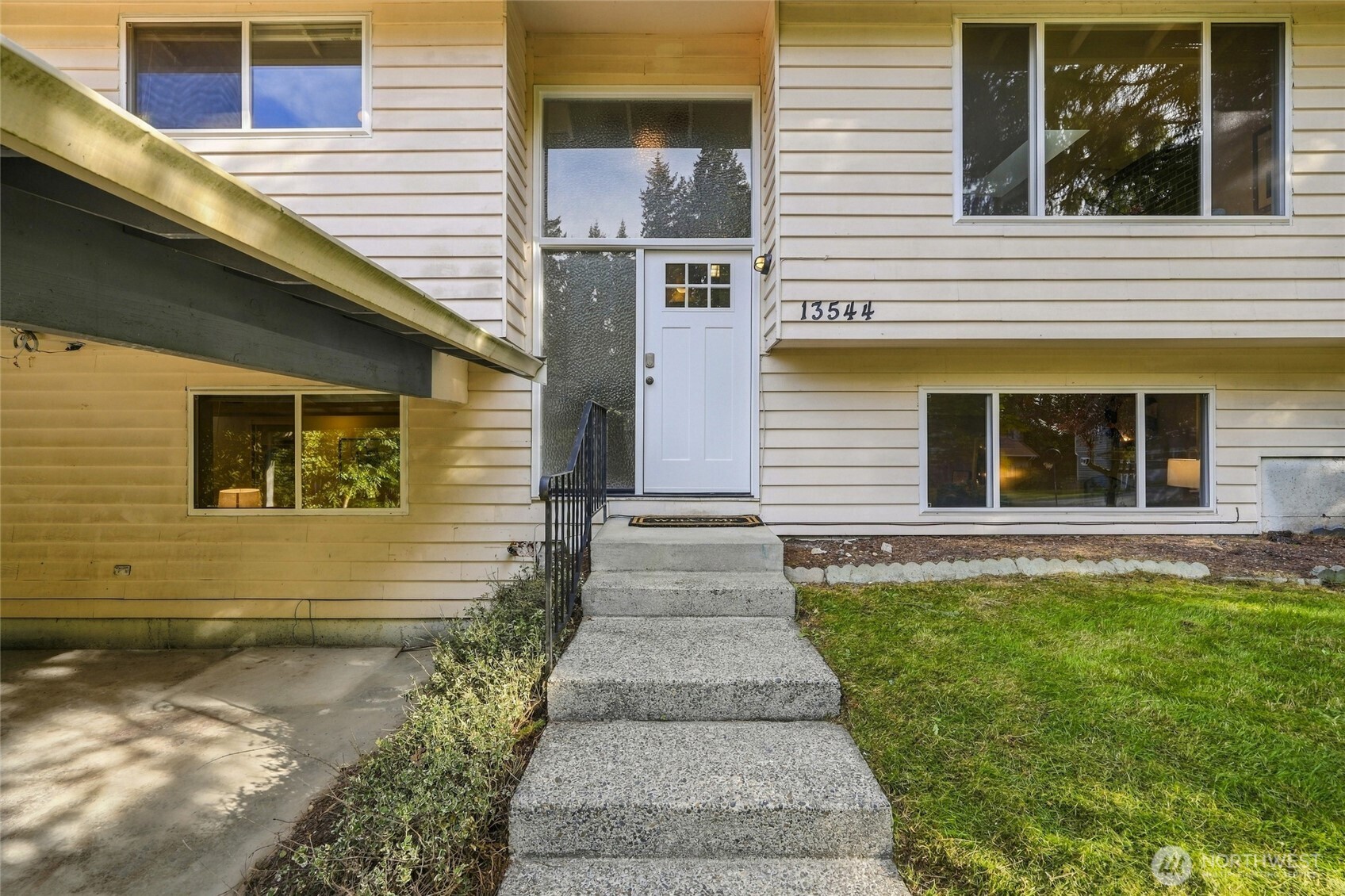 13544 127th Avenue Property Photo 2