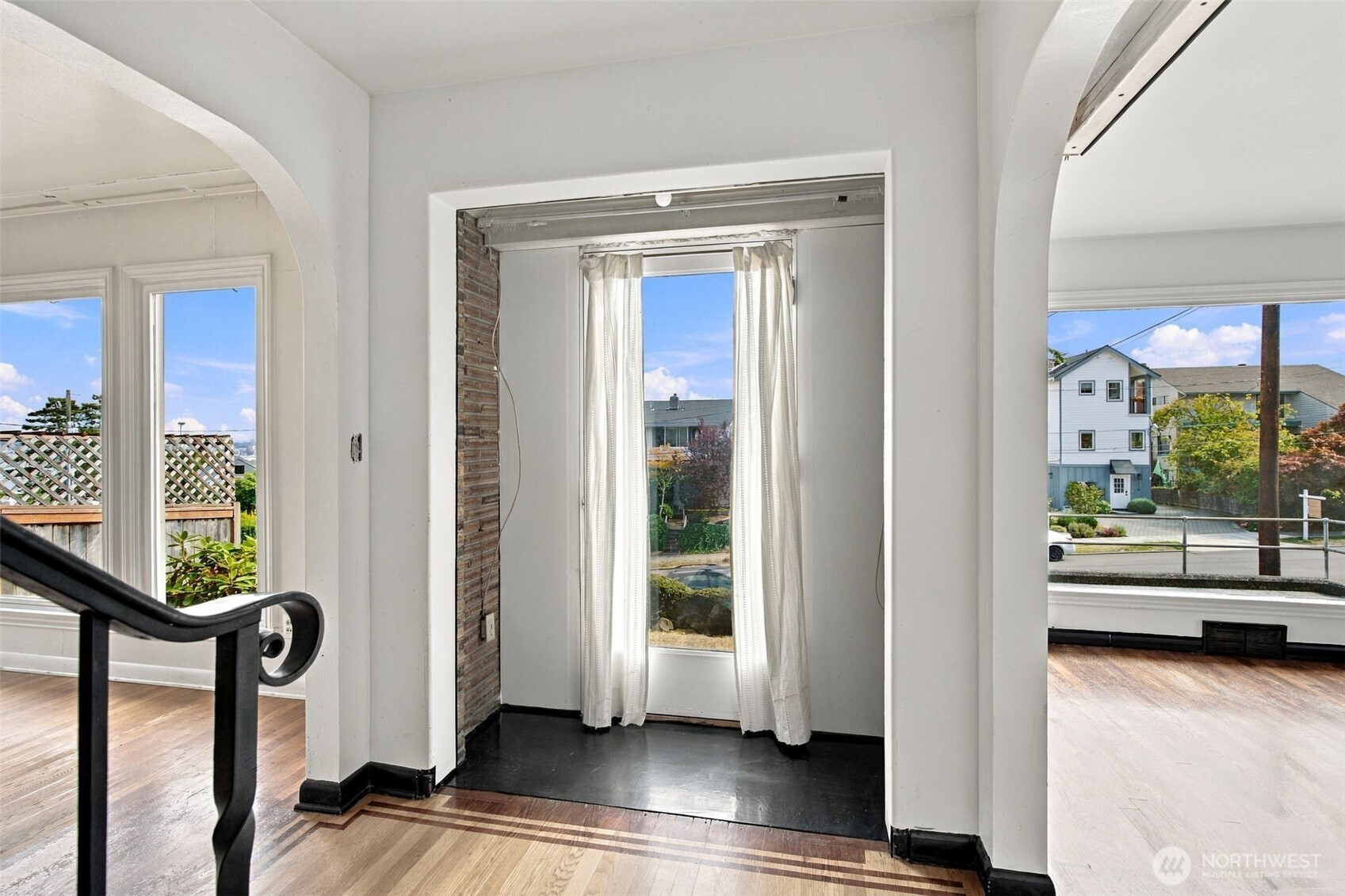 1317 California Avenue Property Photo 3