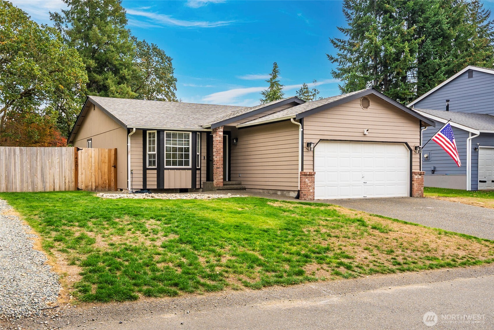 14301 1st Avenue Property Photo 2