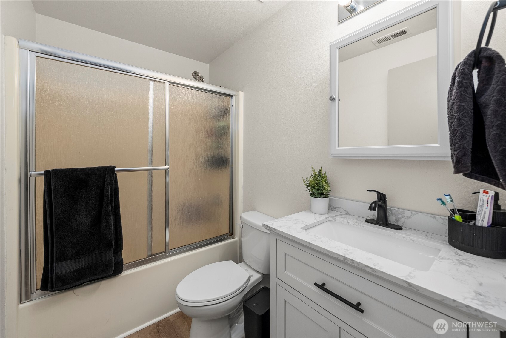 14301 1st Avenue Property Photo 14