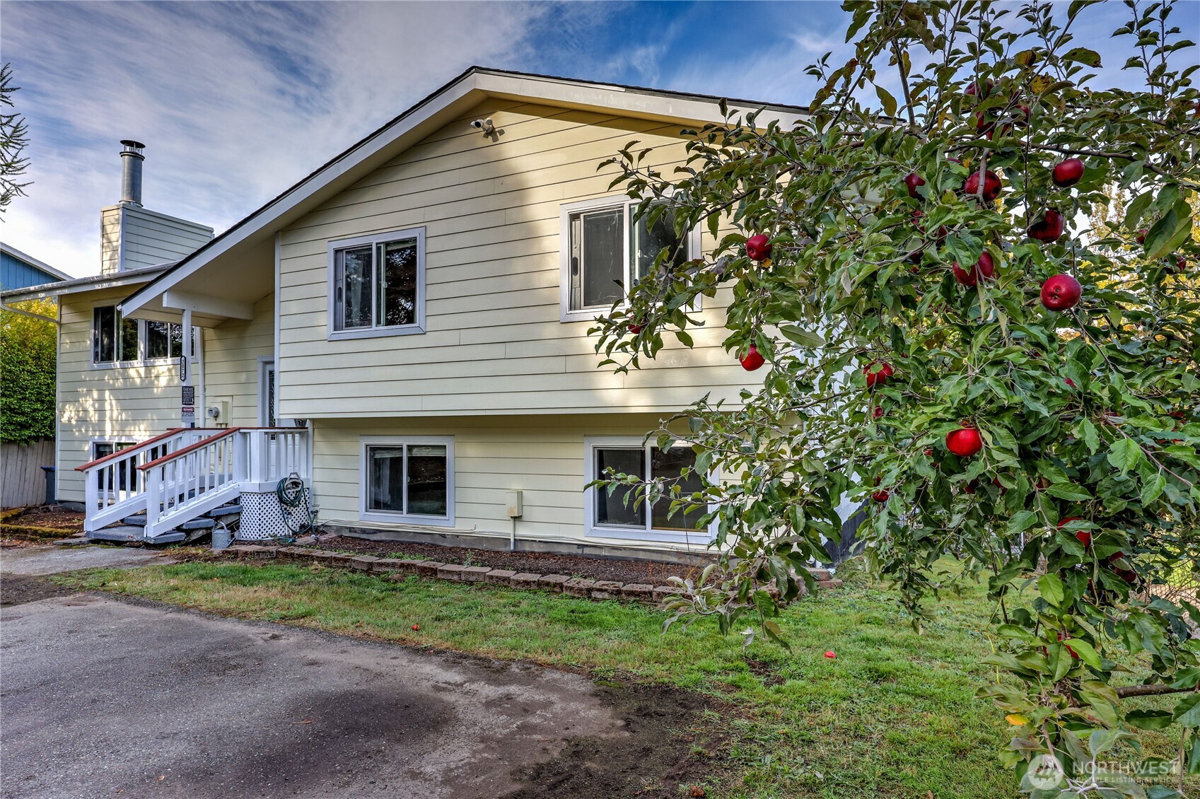 2072 Sidney Avenue Property Photo 2