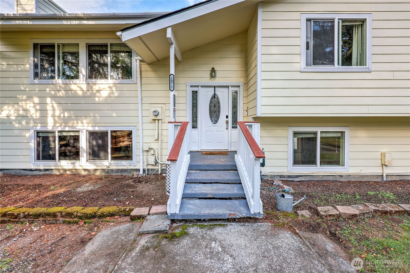 2072 Sidney Avenue Property Photo 3