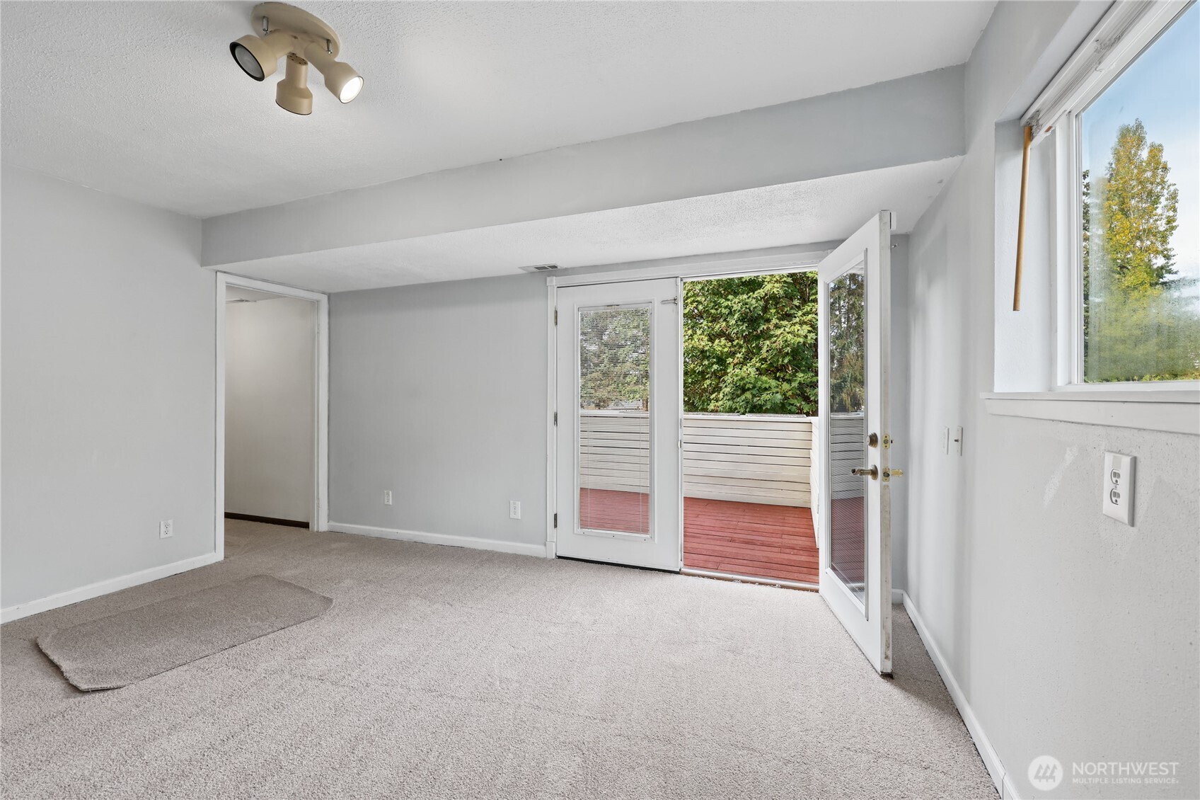 2072 Sidney Avenue Property Photo 24