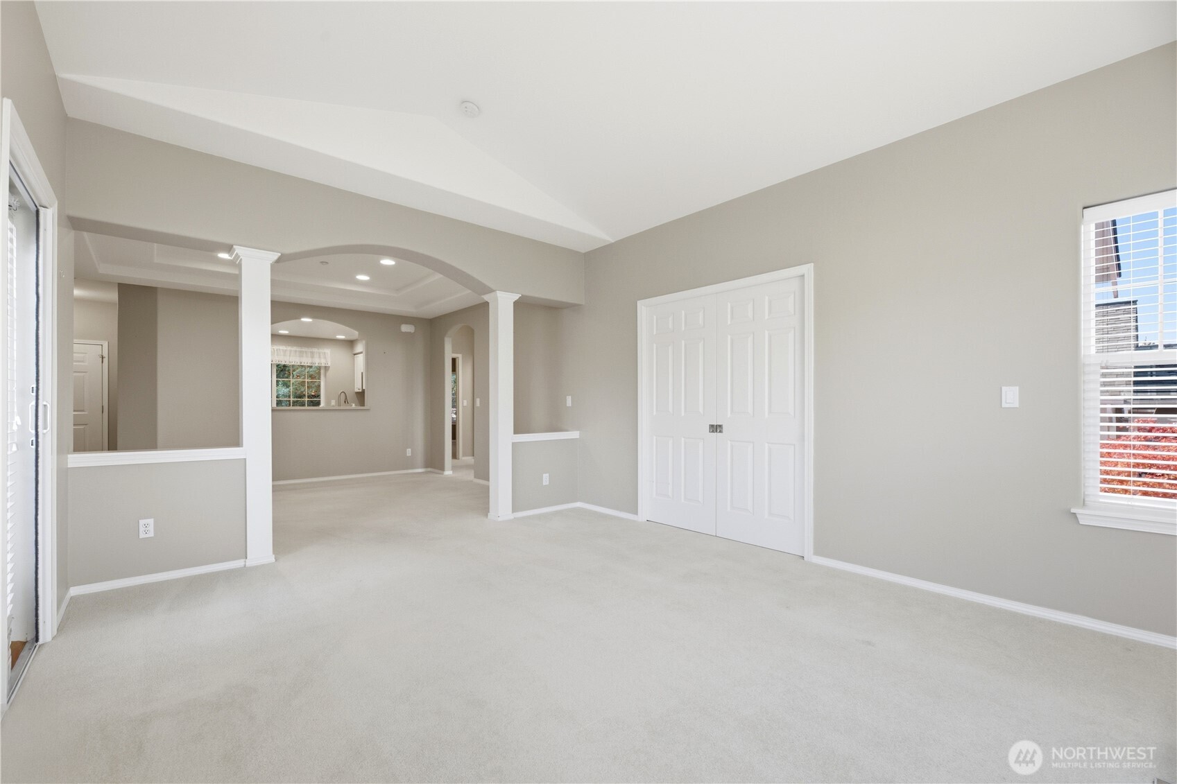 22526 Se 45th Place 2655 Property Photo 17