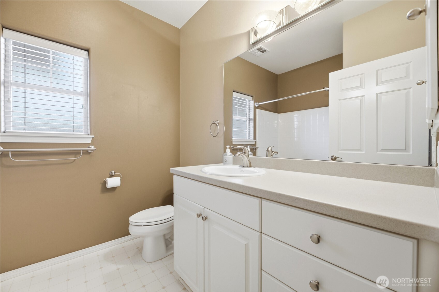 22526 Se 45th Place 2655 Property Photo 28