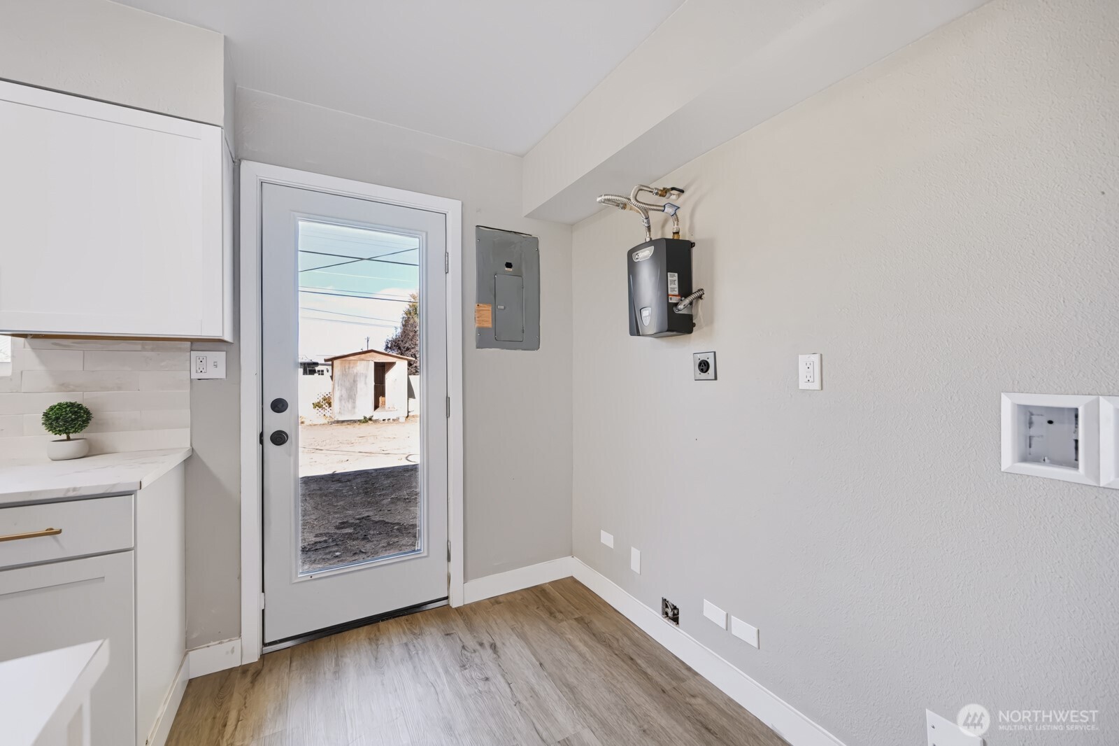 710 S Hawthorne Drive Property Photo 10
