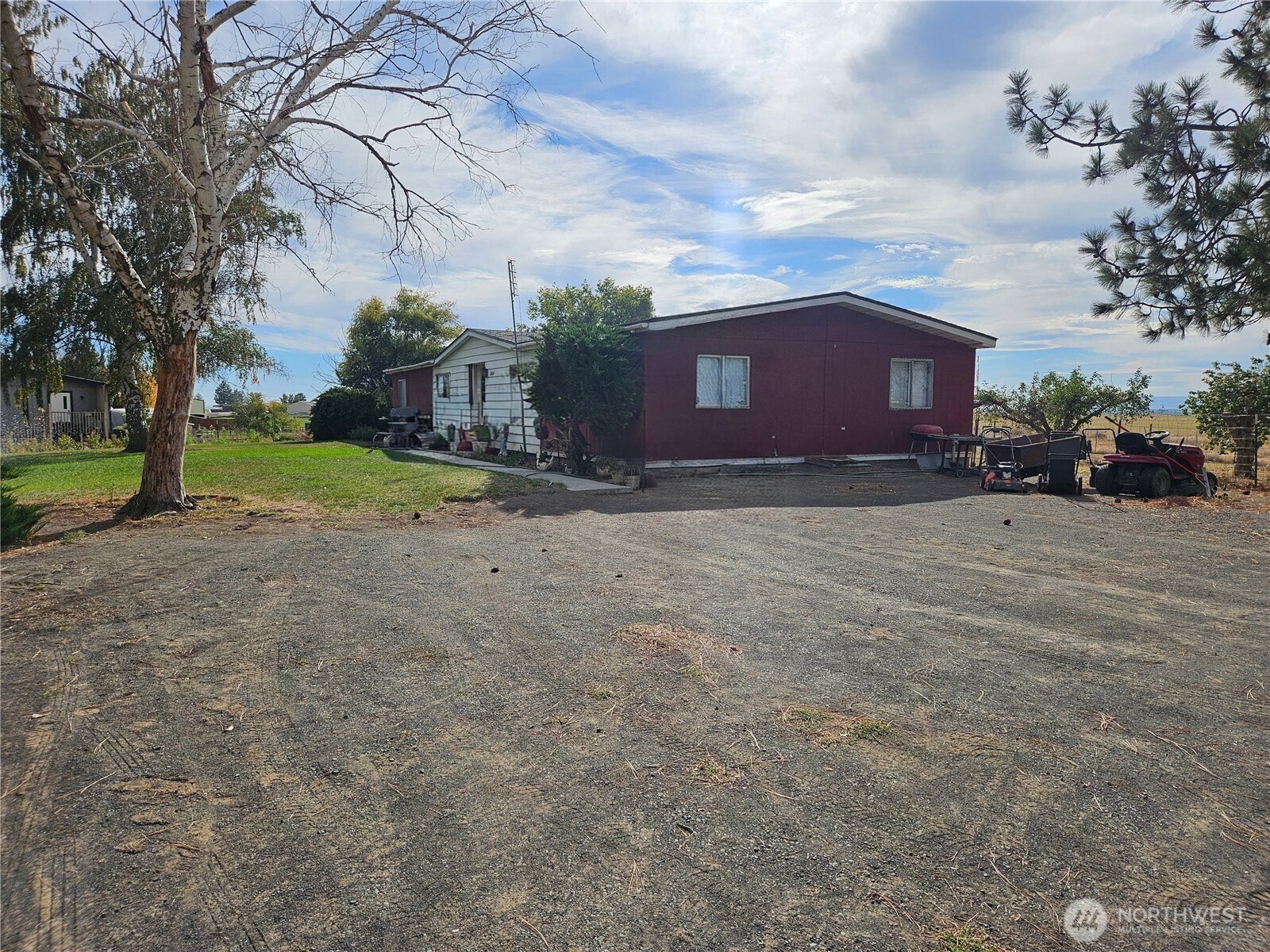 9342 J.4 Road Property Photo 3