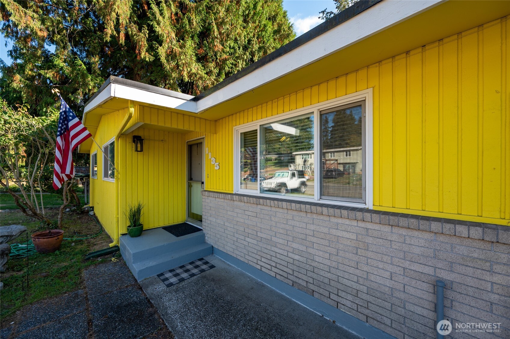 1135 S 204th Street Property Photo 4