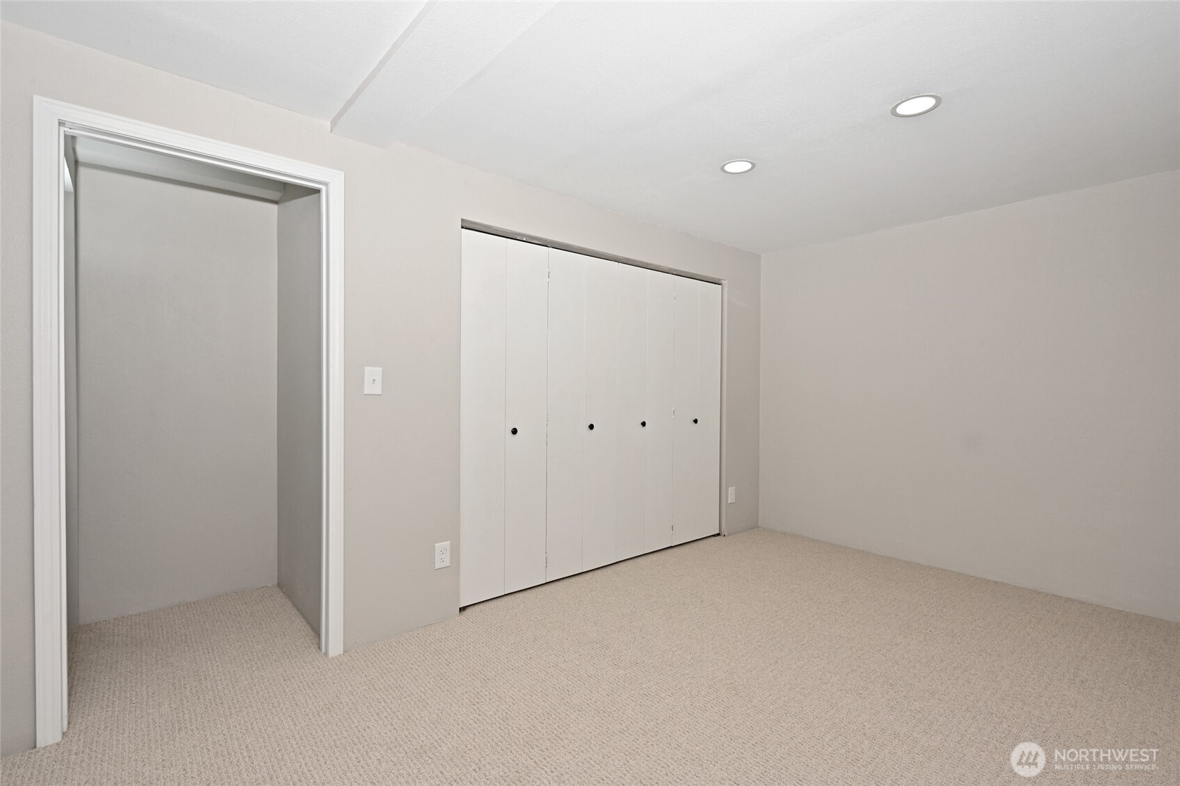 1135 S 204th Street Property Photo 26