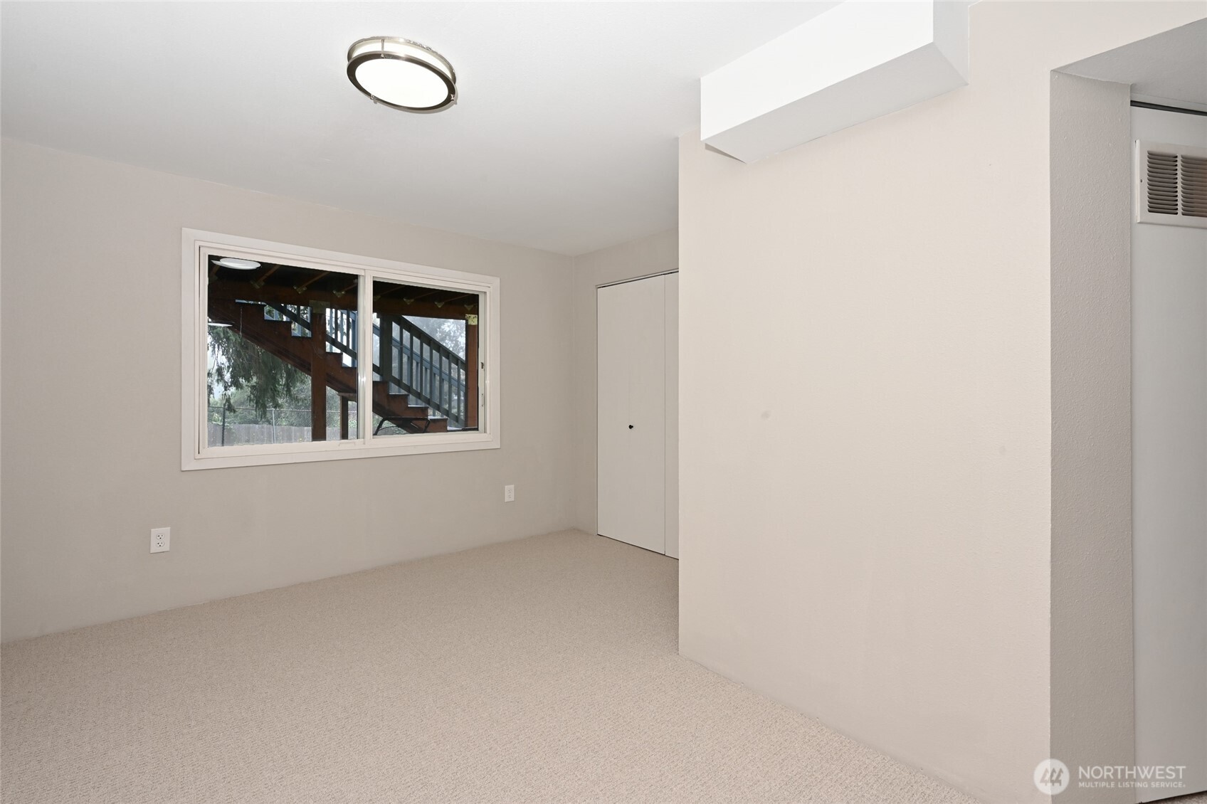 1135 S 204th Street Property Photo 31