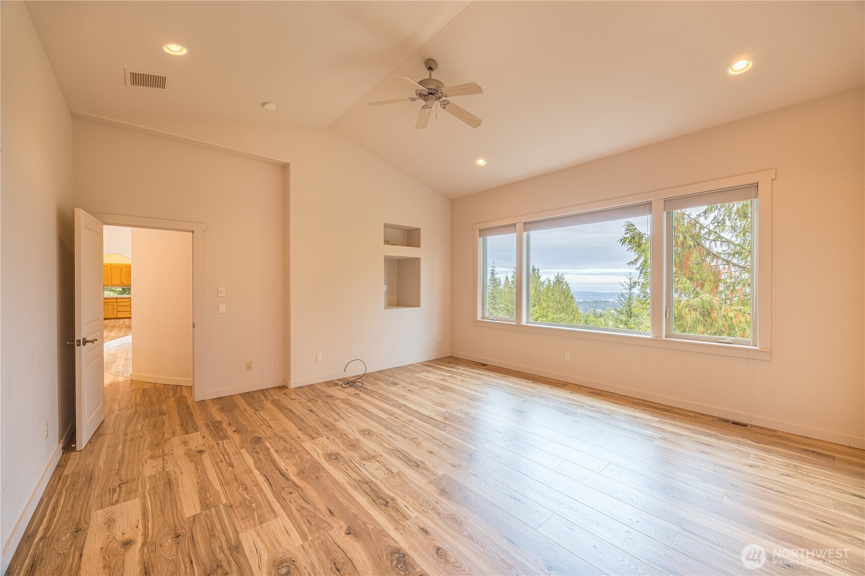 242 Forest Haven Drive Property Photo 21
