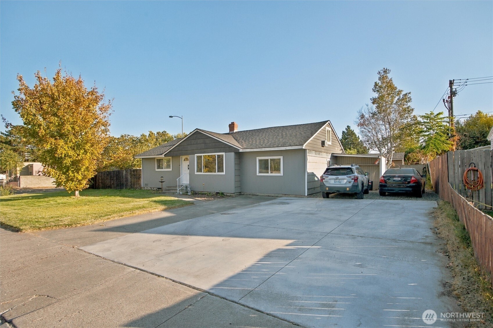 2101 W Kennewick Avenue Property Photo 2
