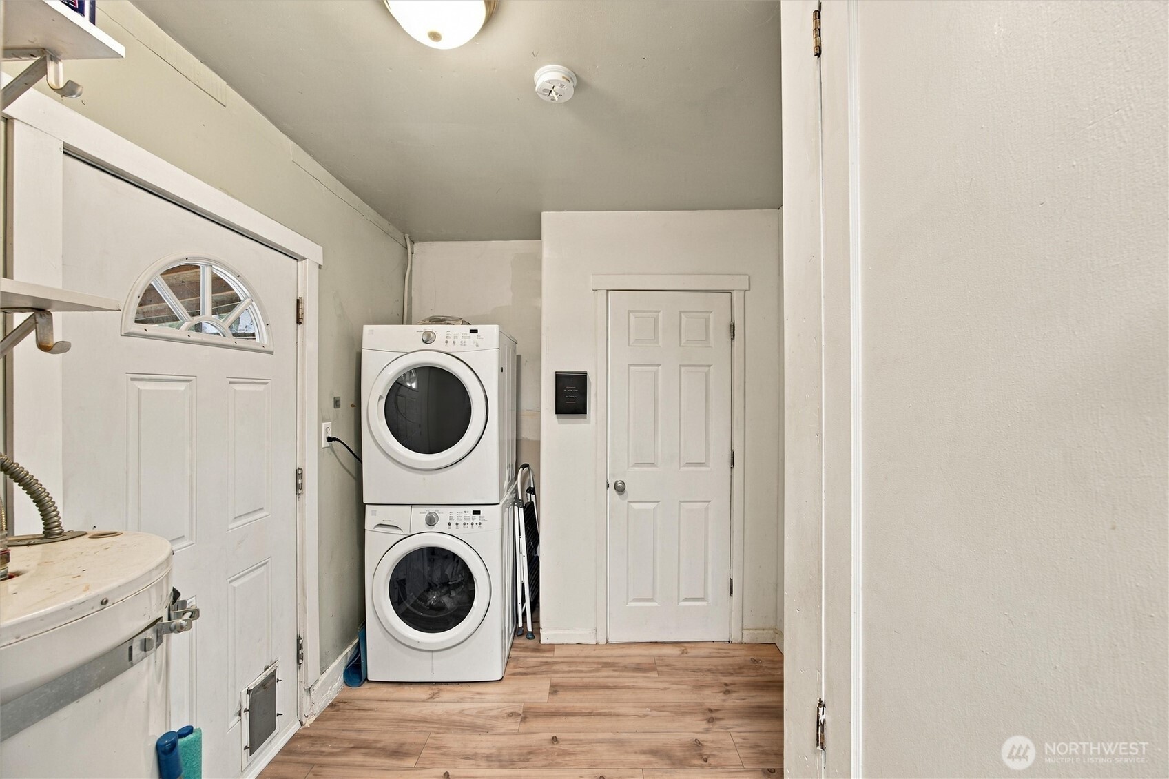 2101 W Kennewick Avenue Property Photo 8
