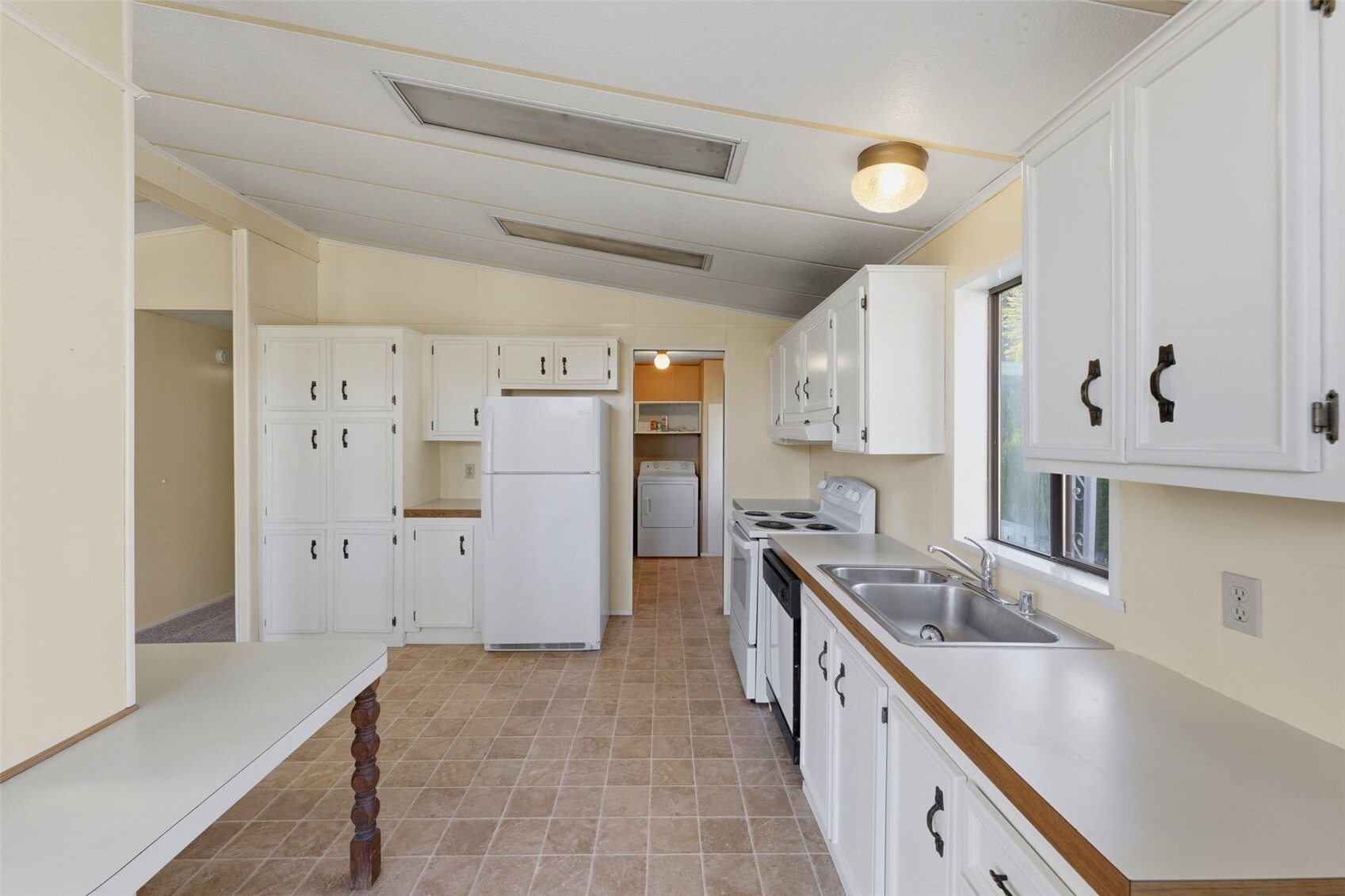 6875 Capricorn Lane 2 Property Photo 6