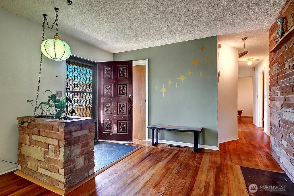7767 Beacon Avenue Property Photo 3
