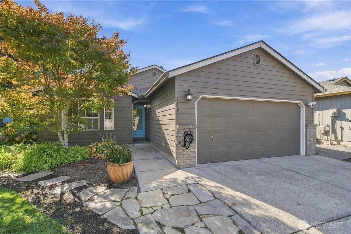 17103 SE 18th Street Property Photo 1