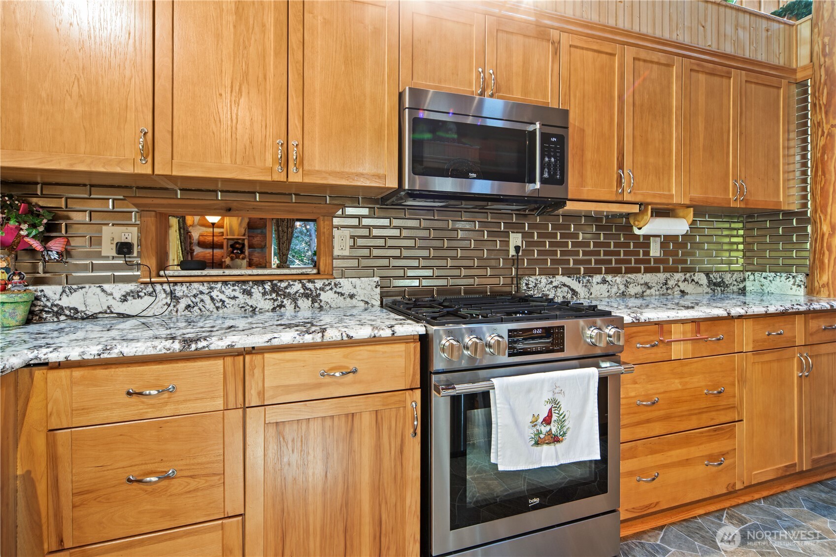 200 E Sea Vista Lane Property Photo 7