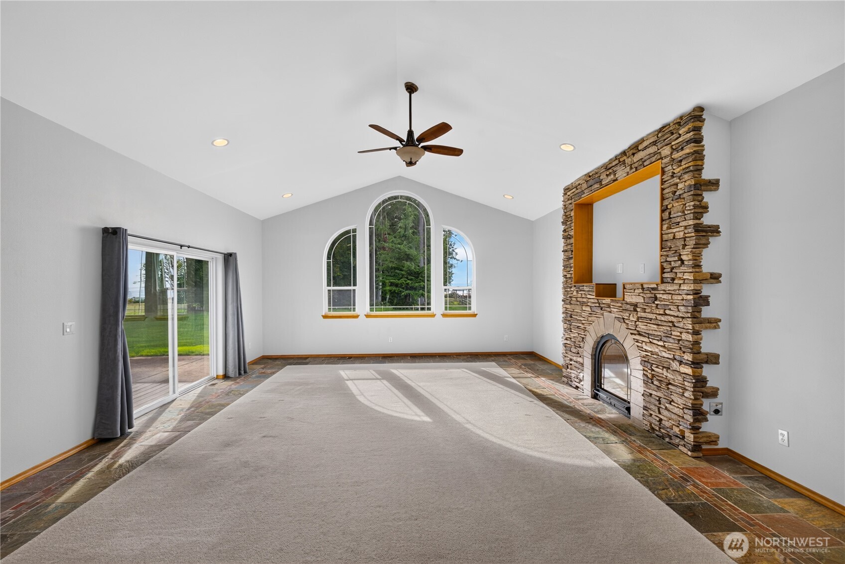 31400 W Lake Ketchum Road Property Photo 8