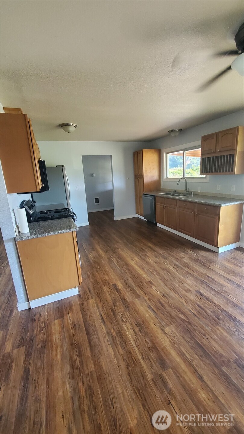 146 Godfrey Road Property Photo 7