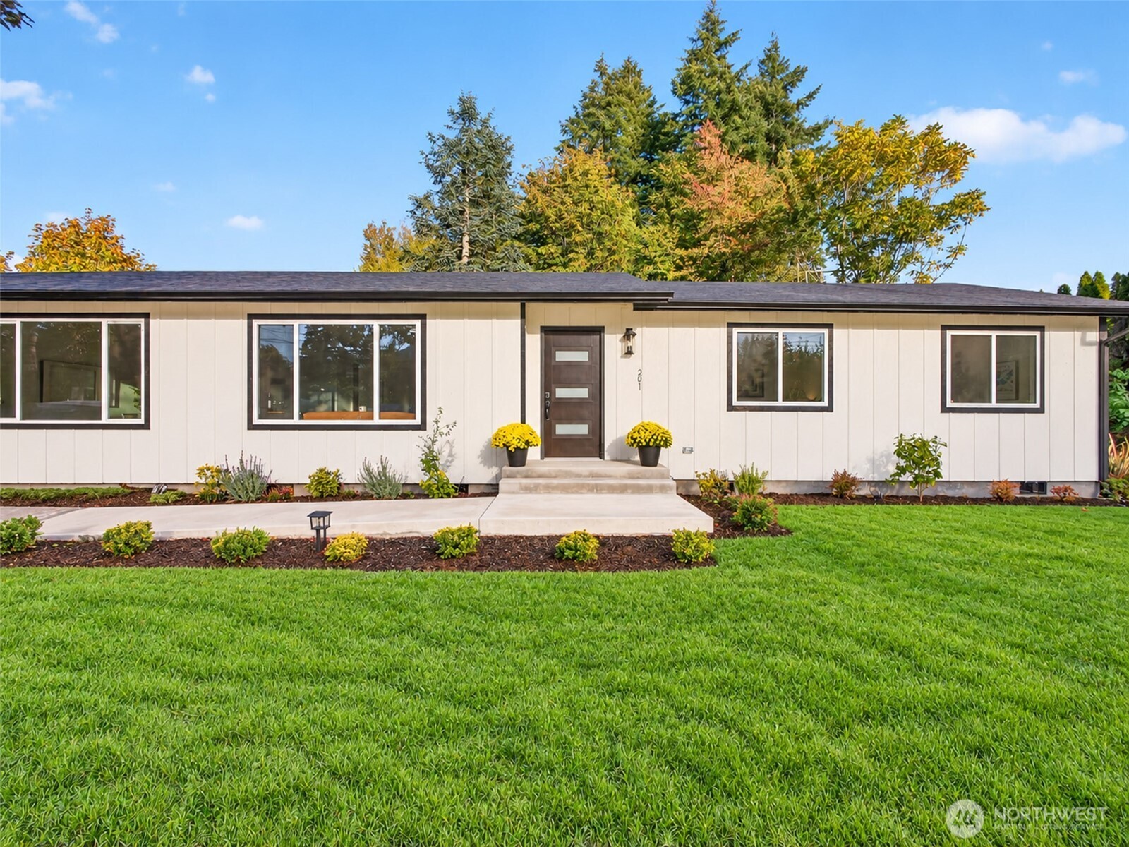201 7th Street Property Photo 4